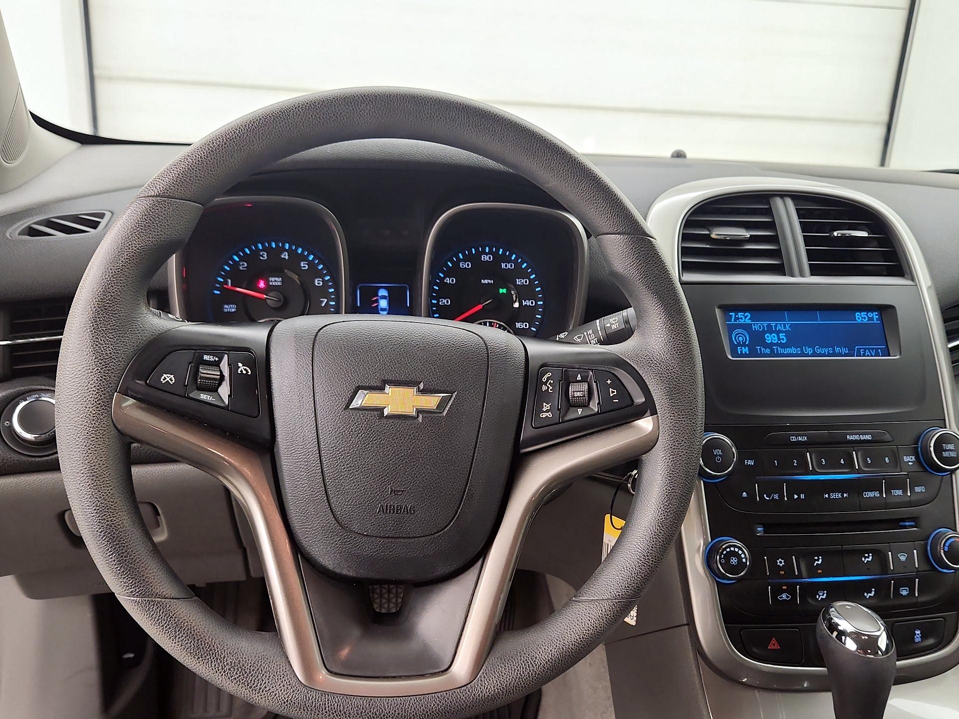 Thumbnail: 2015 Chevrolet Malibu - 10