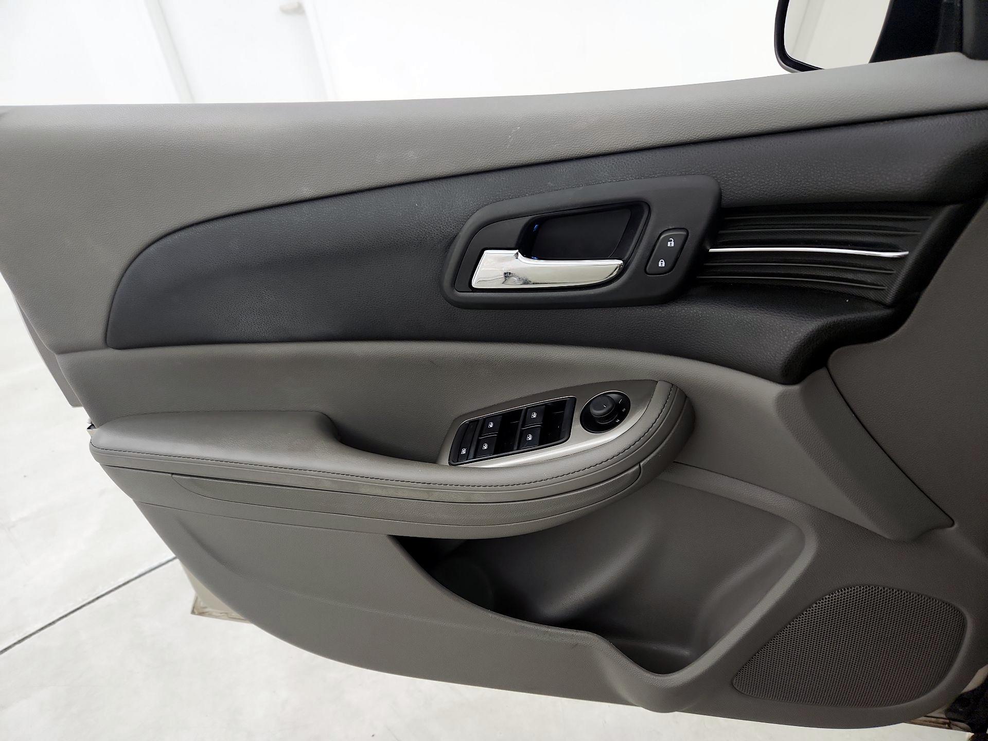 Thumbnail: 2015 Chevrolet Malibu - 12