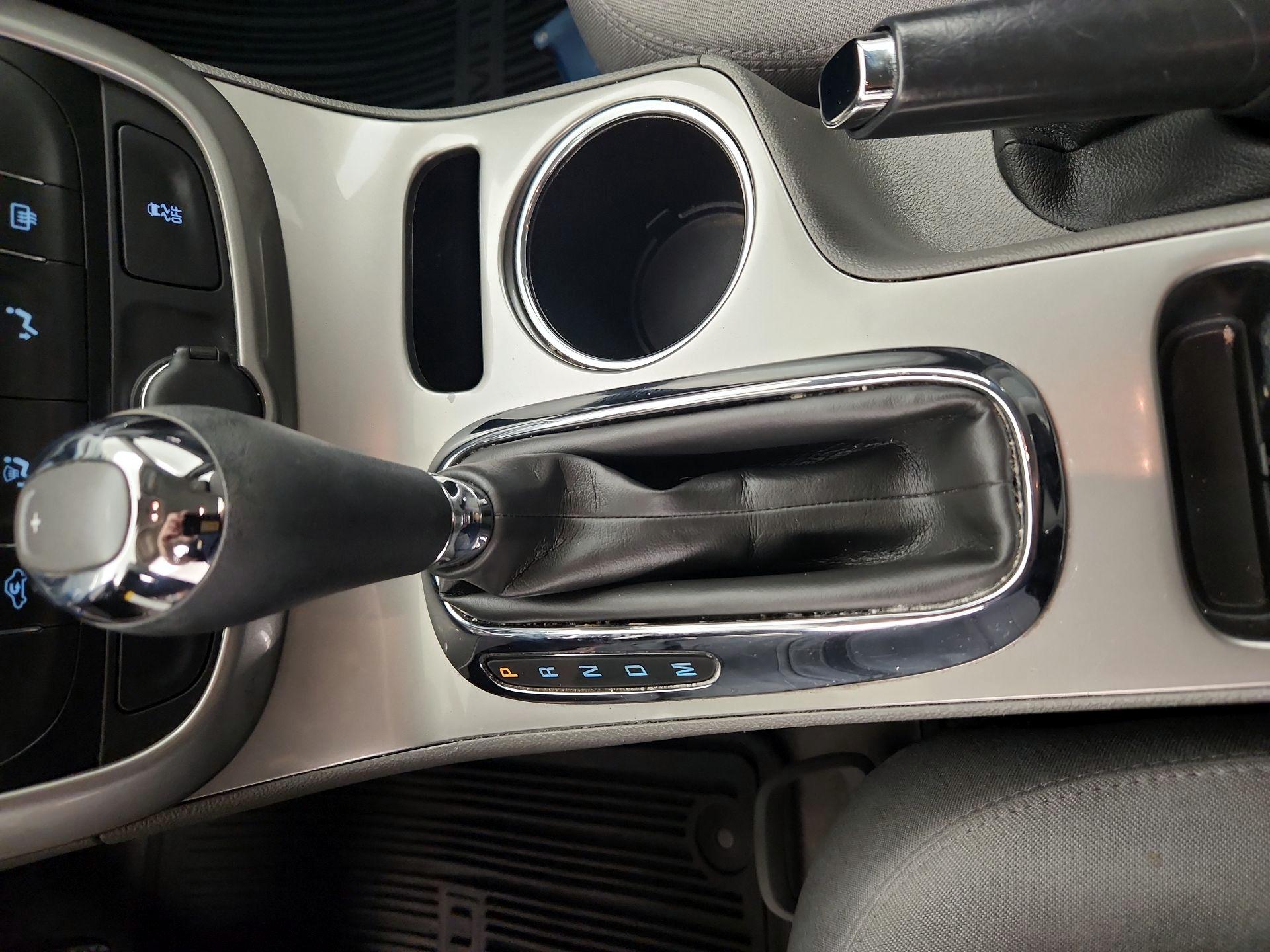 Thumbnail: 2015 Chevrolet Malibu - 16