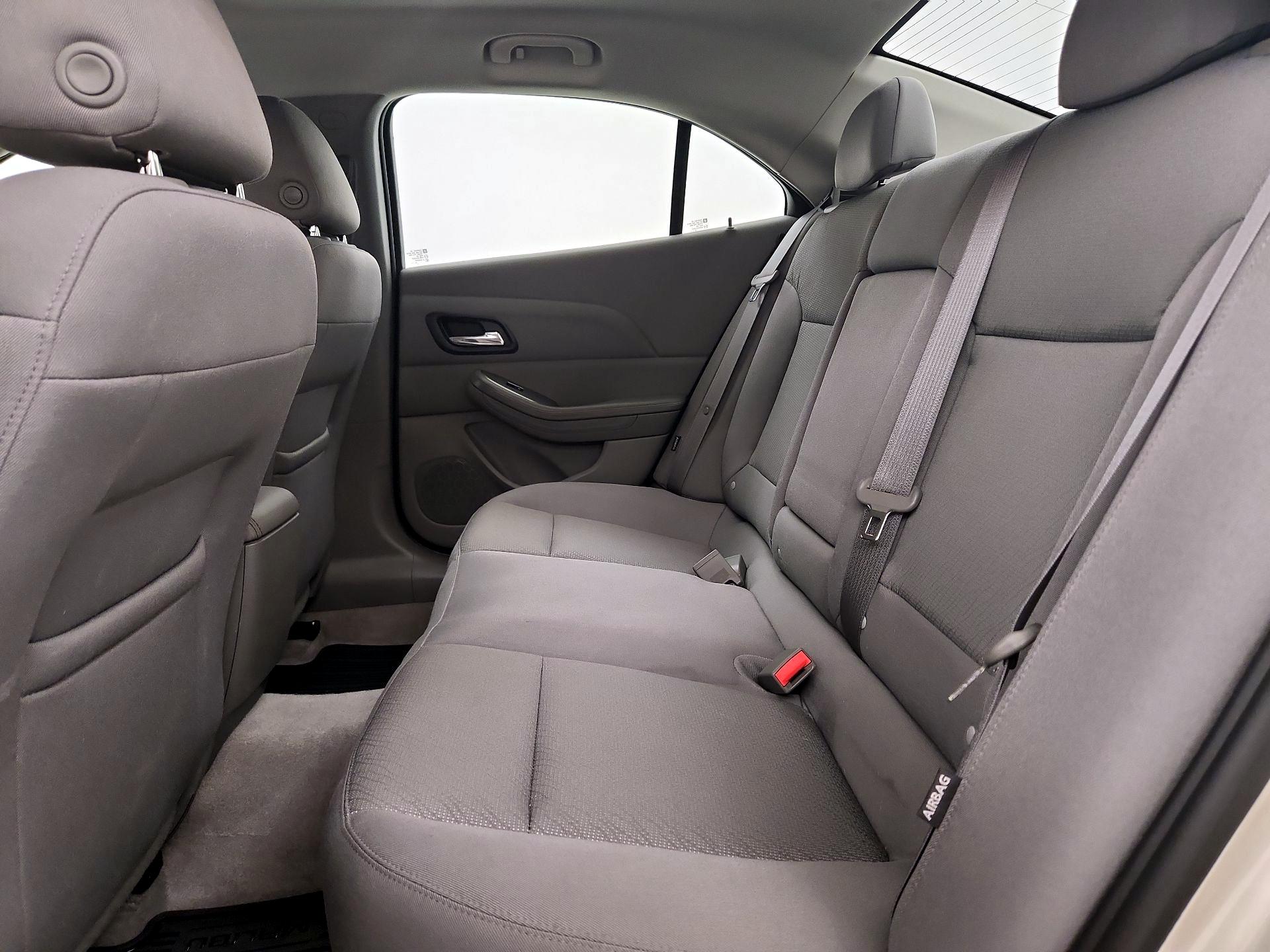 Thumbnail: 2015 Chevrolet Malibu - 17