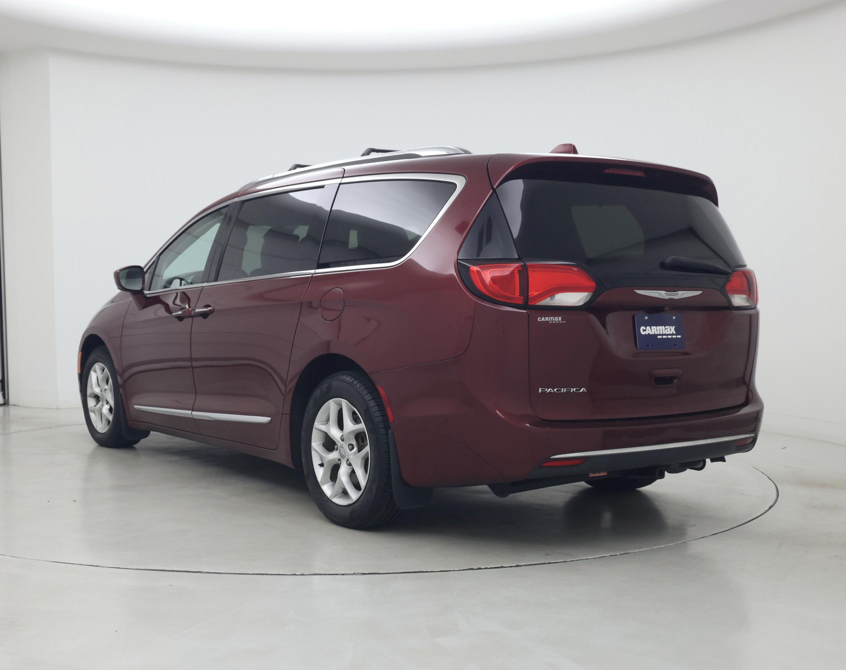 Thumbnail: 2017 Chrysler Pacifica - 2