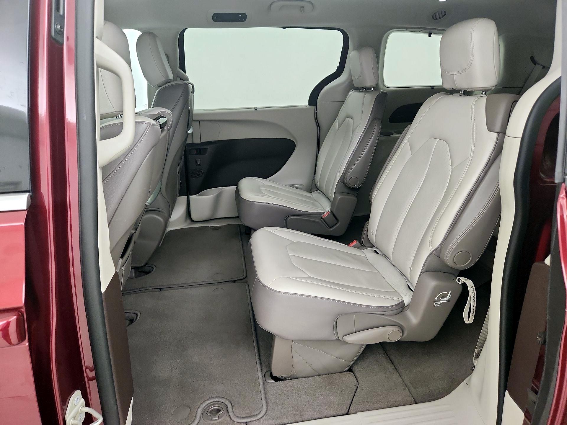 Thumbnail: 2017 Chrysler Pacifica - 20