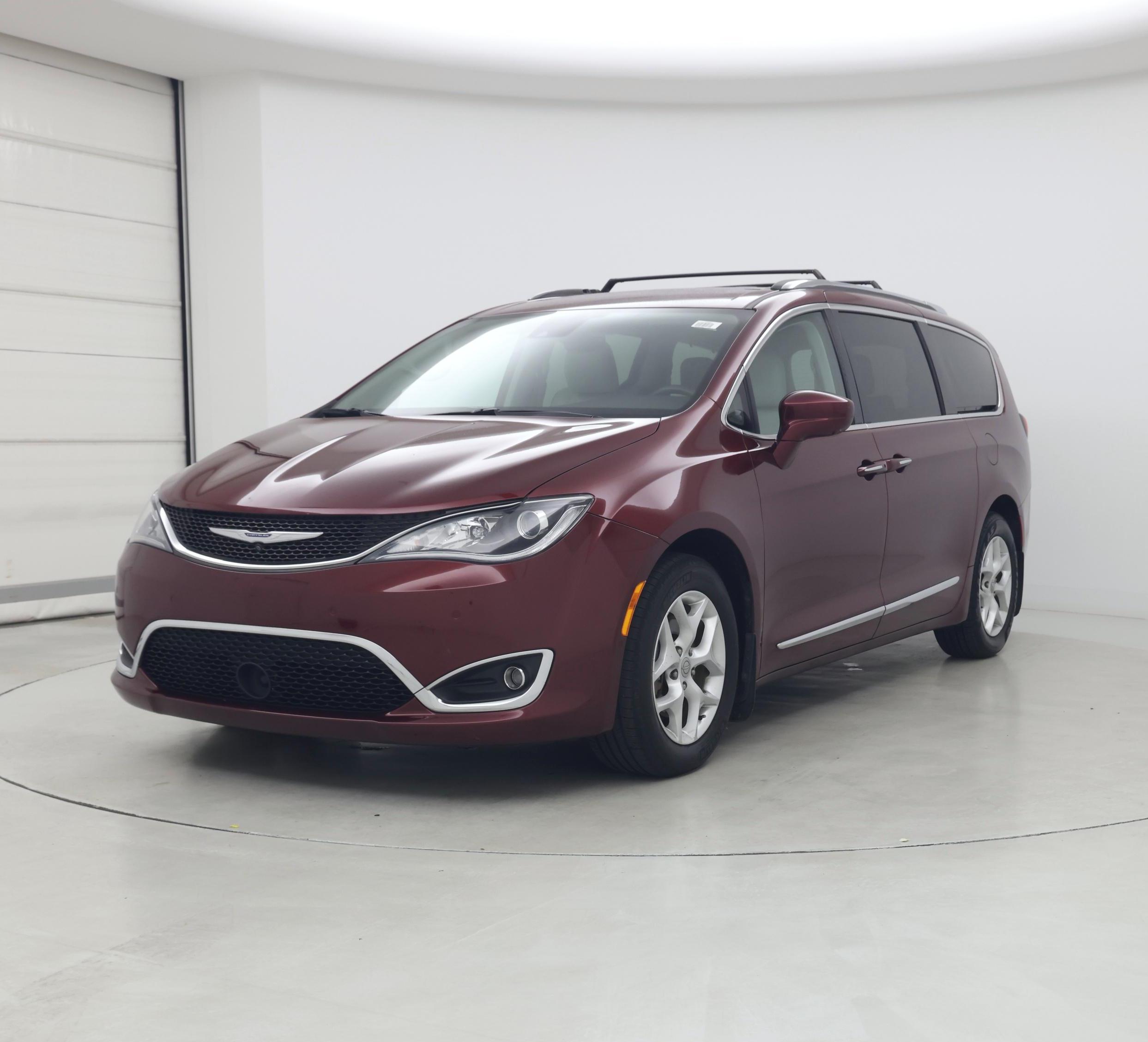 Thumbnail: 2017 Chrysler Pacifica - 4