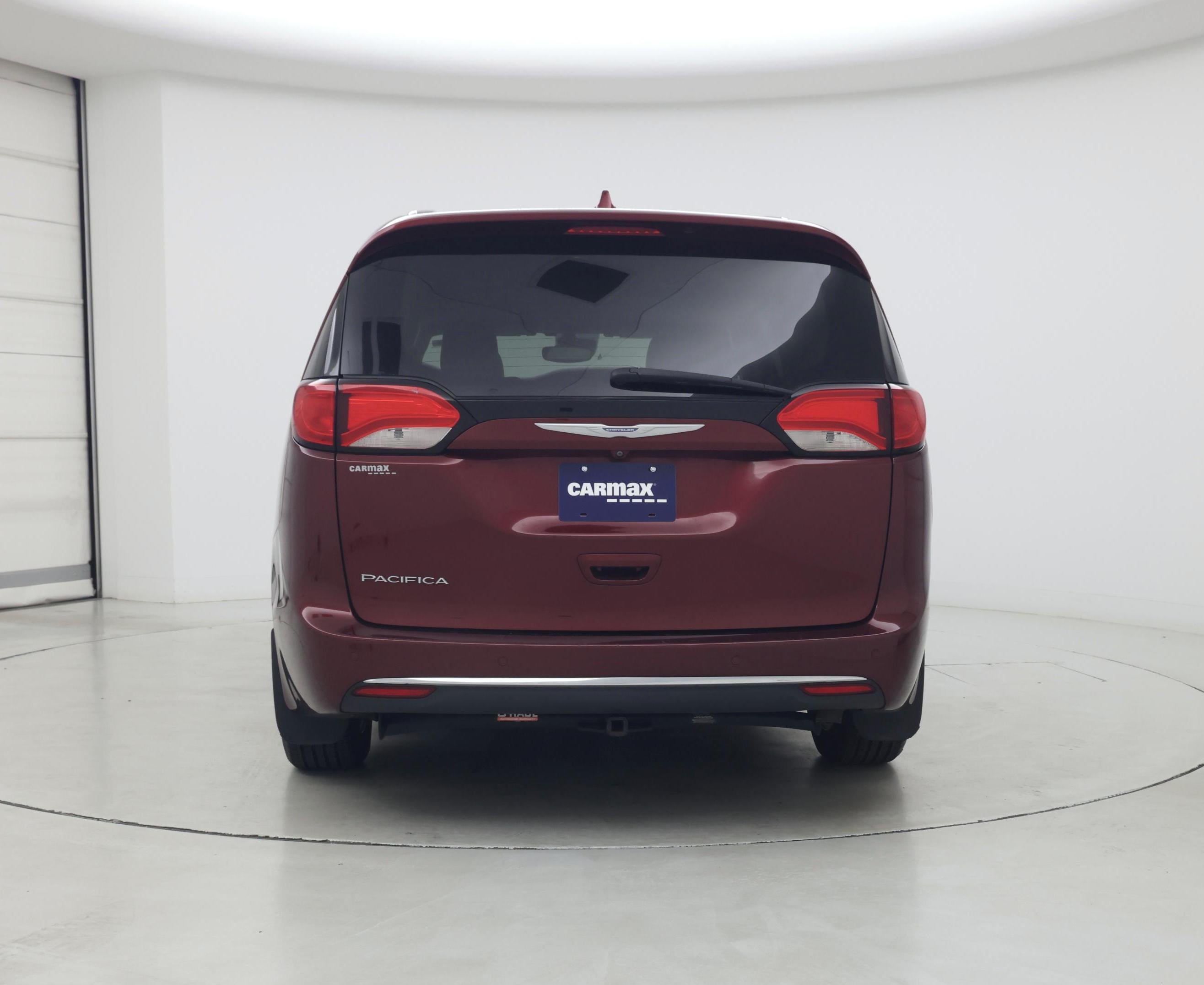 Thumbnail: 2017 Chrysler Pacifica - 6