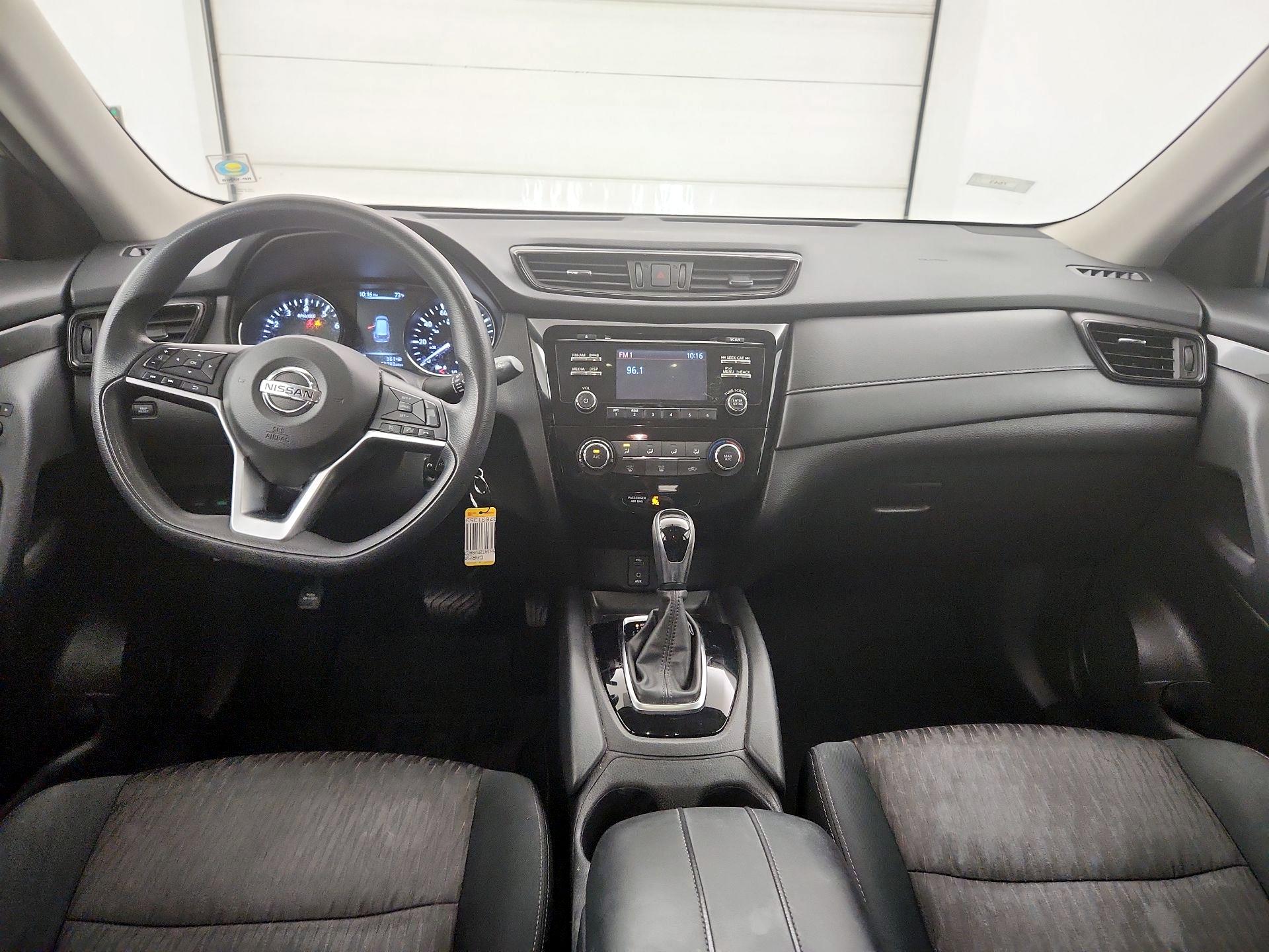Thumbnail: 2017 Nissan Rogue - 9