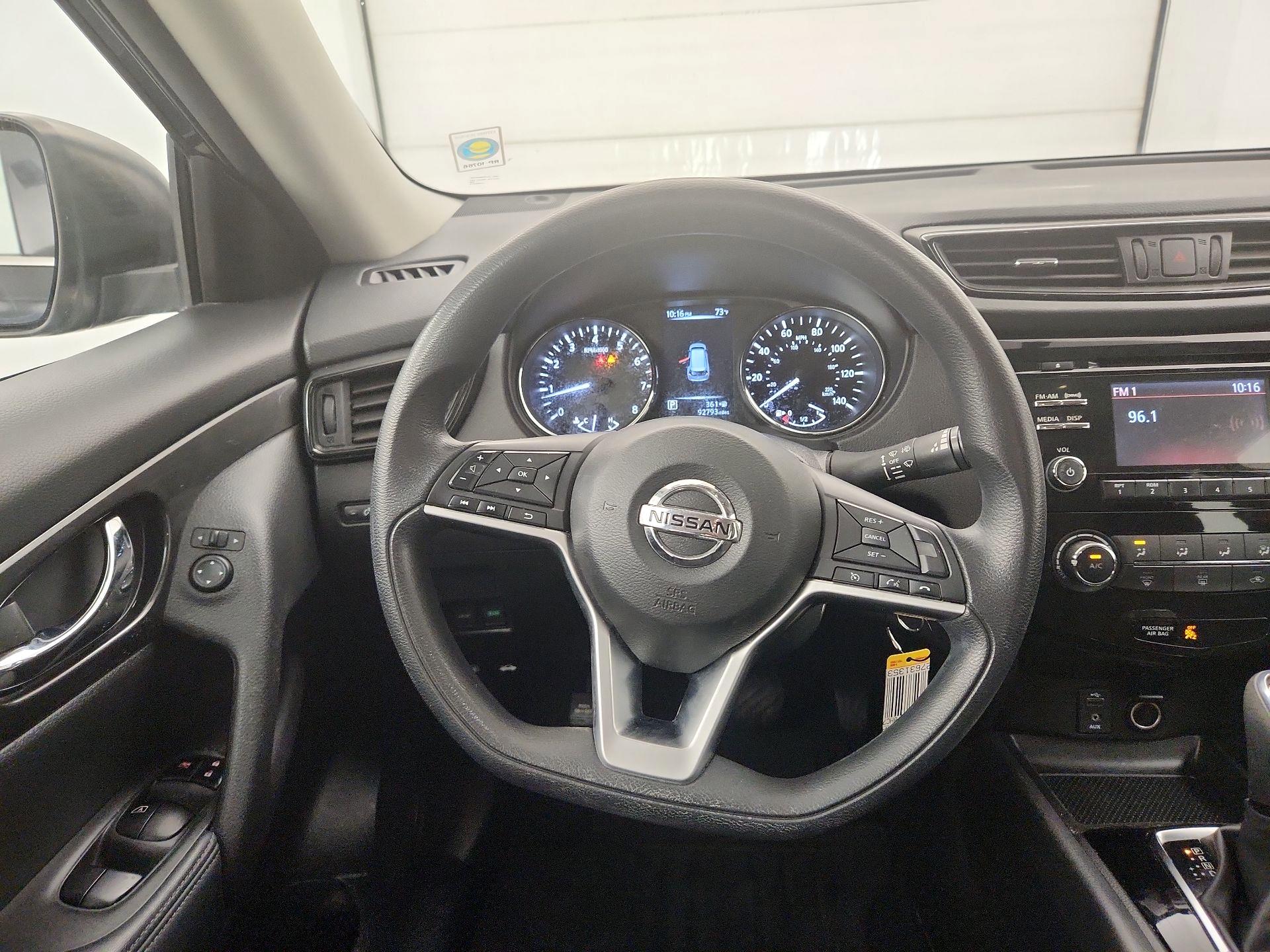 Thumbnail: 2017 Nissan Rogue - 10