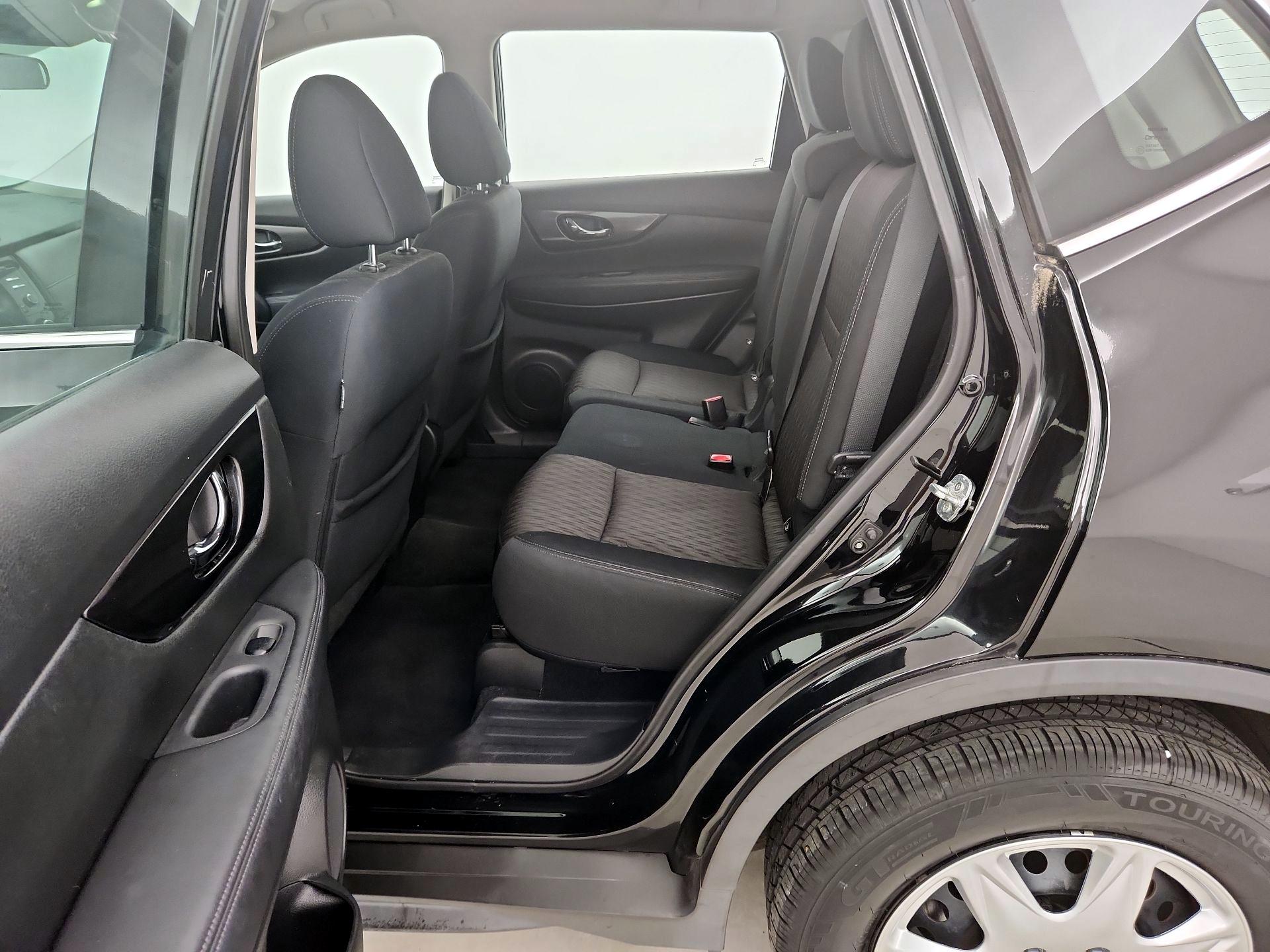 Thumbnail: 2017 Nissan Rogue - 19