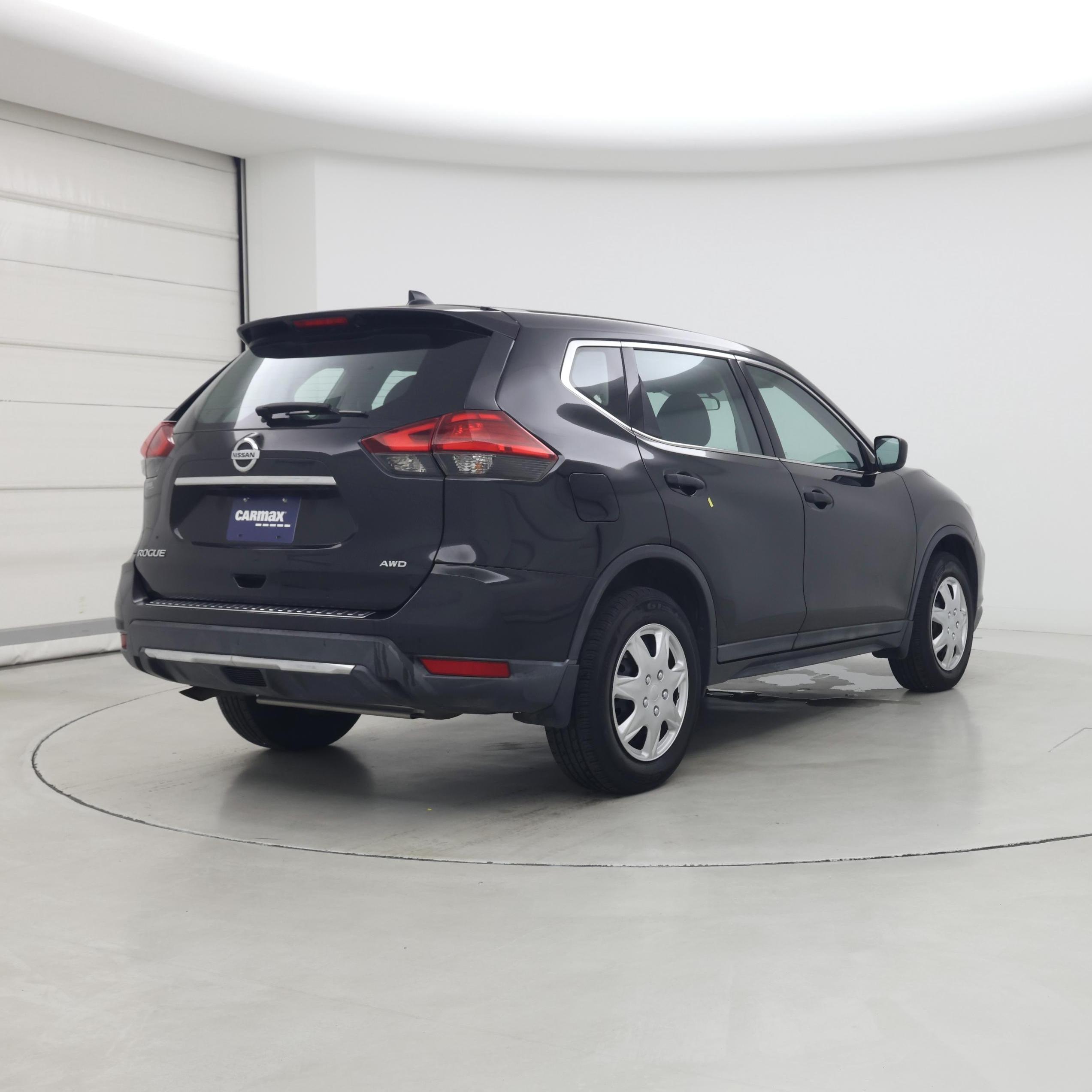 Thumbnail: 2017 Nissan Rogue - 8