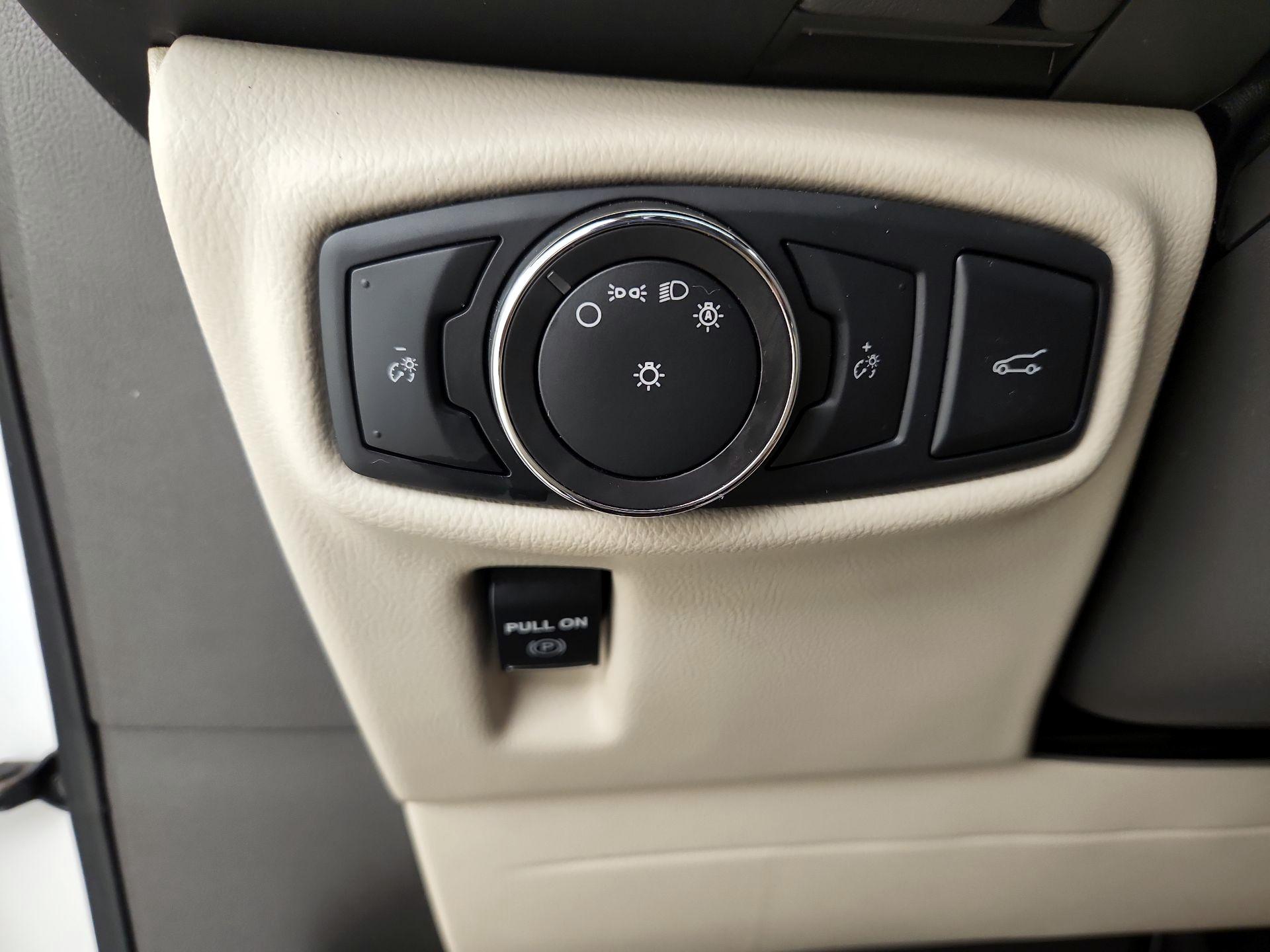 Thumbnail: 2018 Lincoln MKX - 13