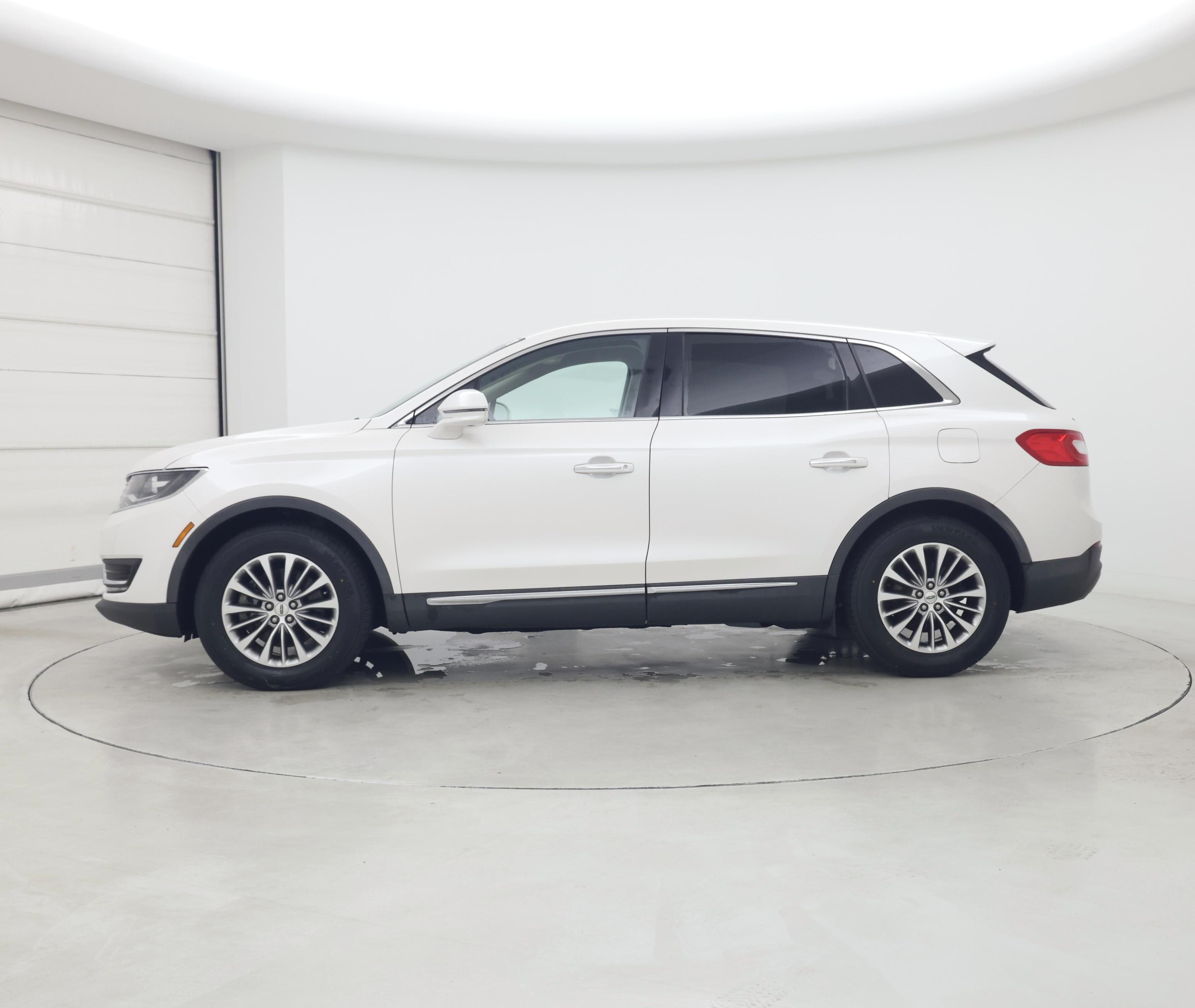 Thumbnail: 2018 Lincoln MKX - 3