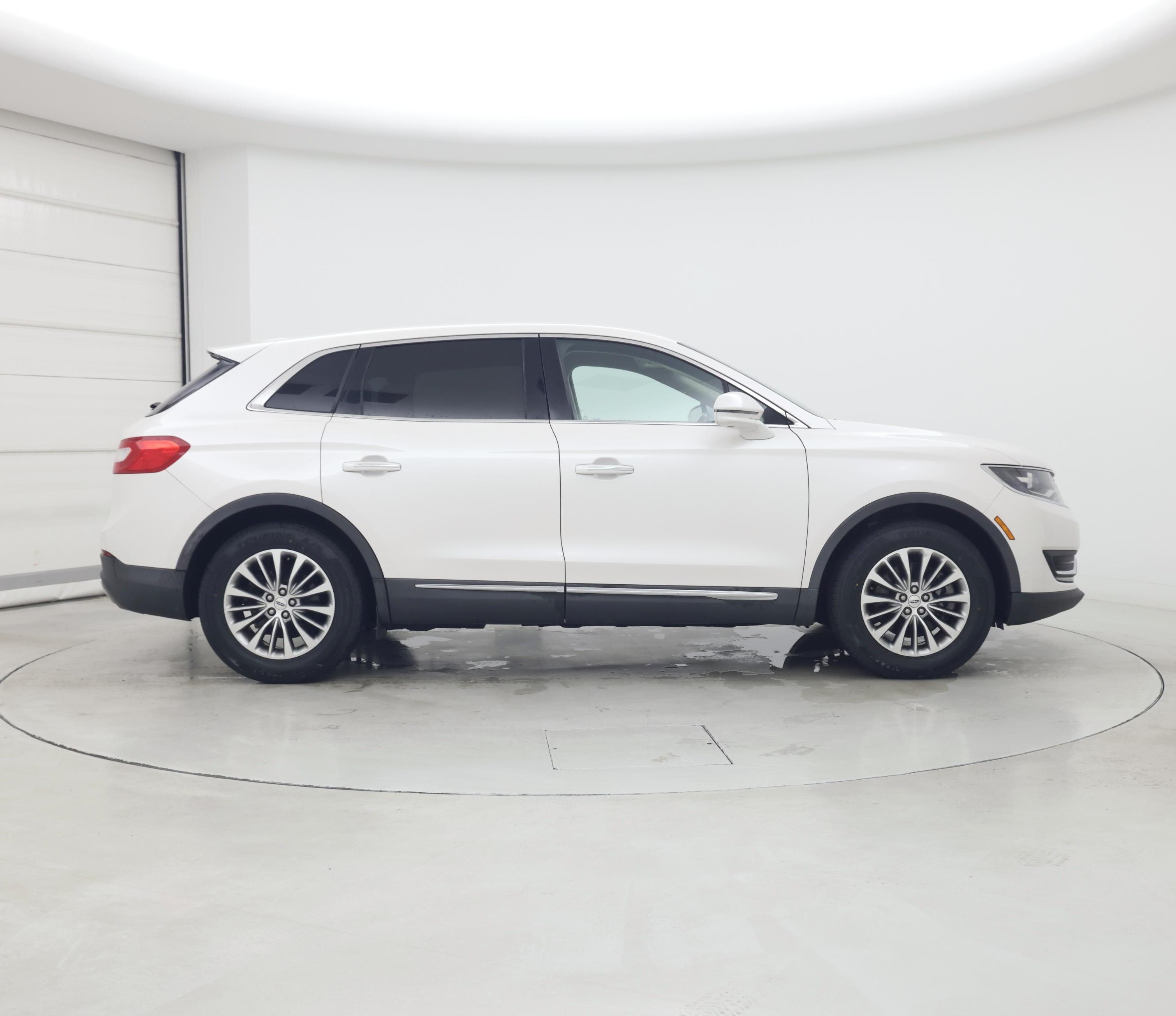 Thumbnail: 2018 Lincoln MKX - 7