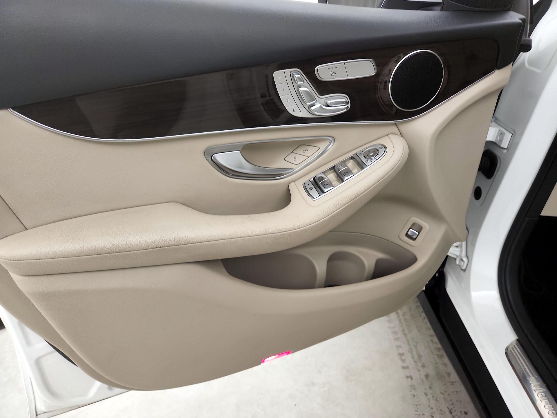 Thumbnail: 2016 Mercedes-Benz GLC - 12