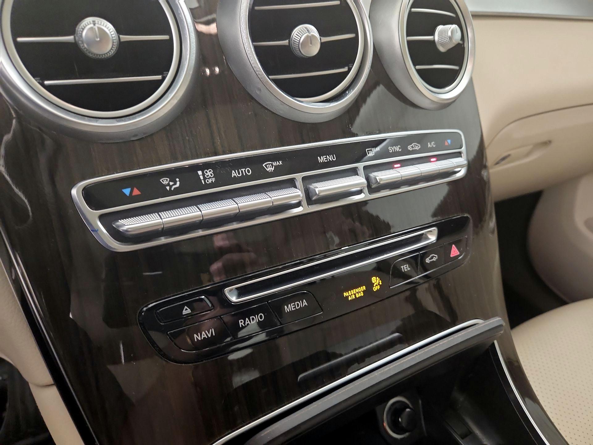 Thumbnail: 2016 Mercedes-Benz GLC - 17