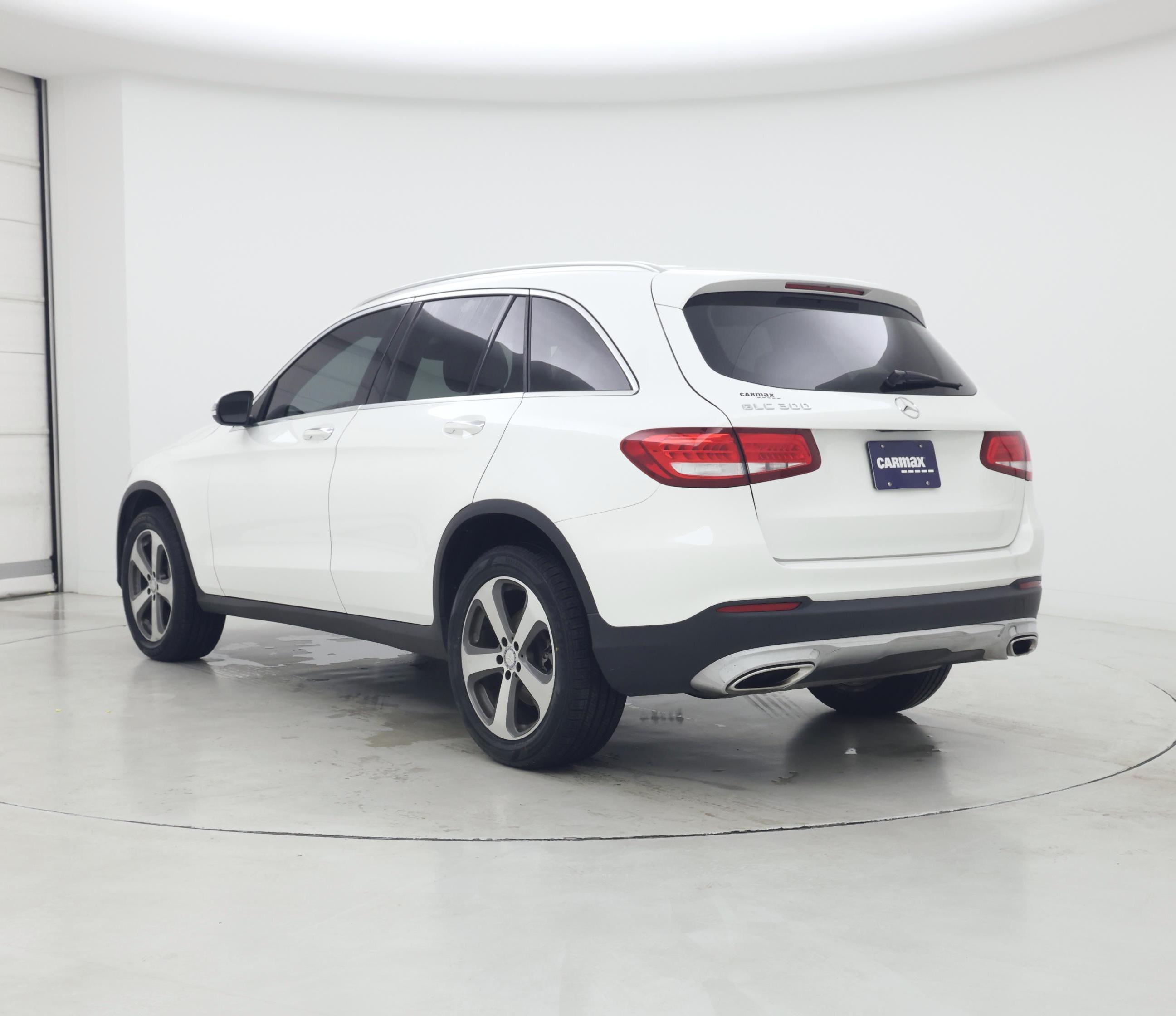 Thumbnail: 2016 Mercedes-Benz GLC - 2