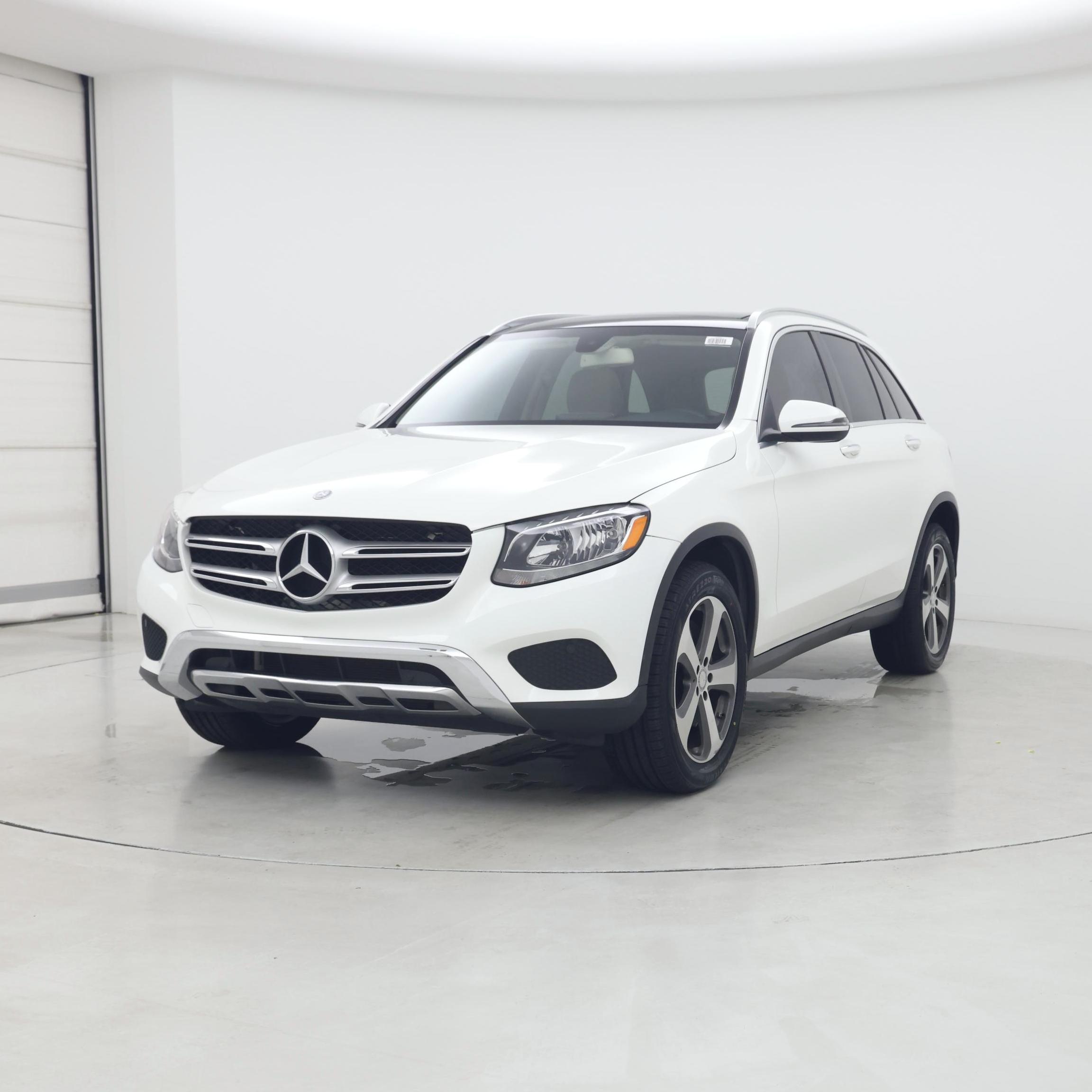Thumbnail: 2016 Mercedes-Benz GLC - 4