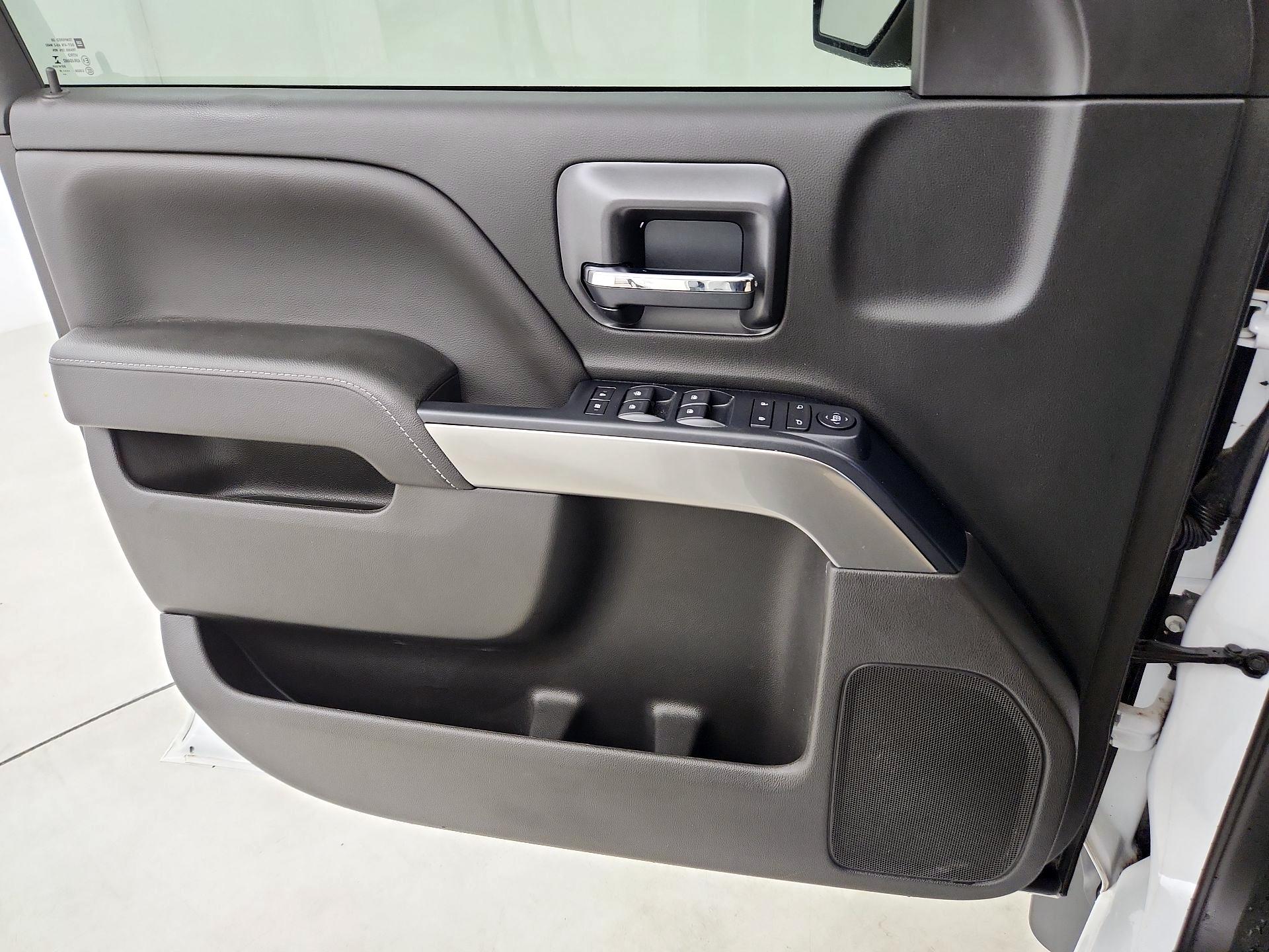 Thumbnail: 2018 Chevrolet Silverado 1500 - 12