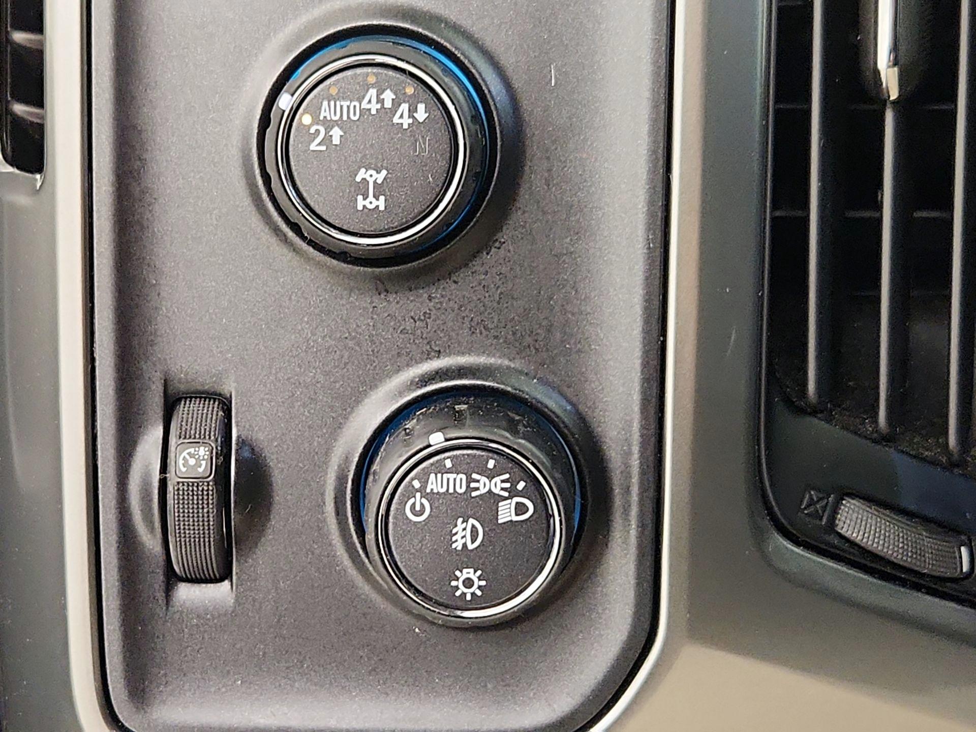 Thumbnail: 2018 Chevrolet Silverado 1500 - 13