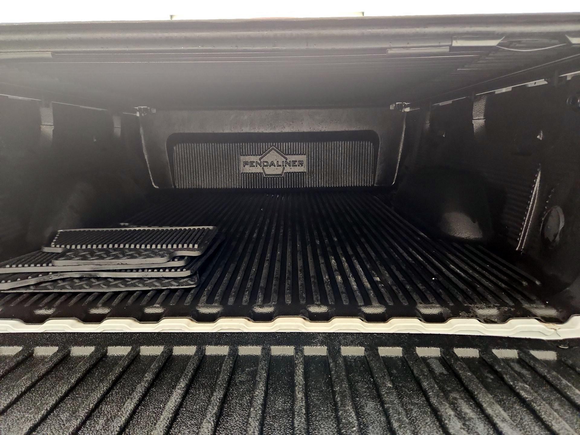 Thumbnail: 2018 Chevrolet Silverado 1500 - 20