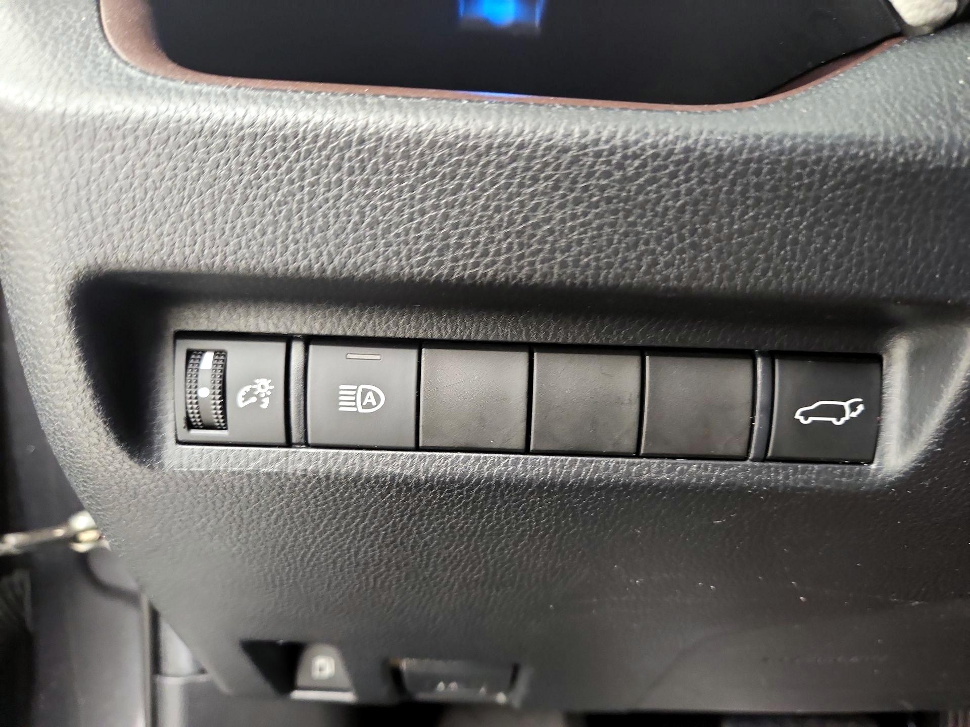 Thumbnail: 2020 Toyota RAV4 - 13