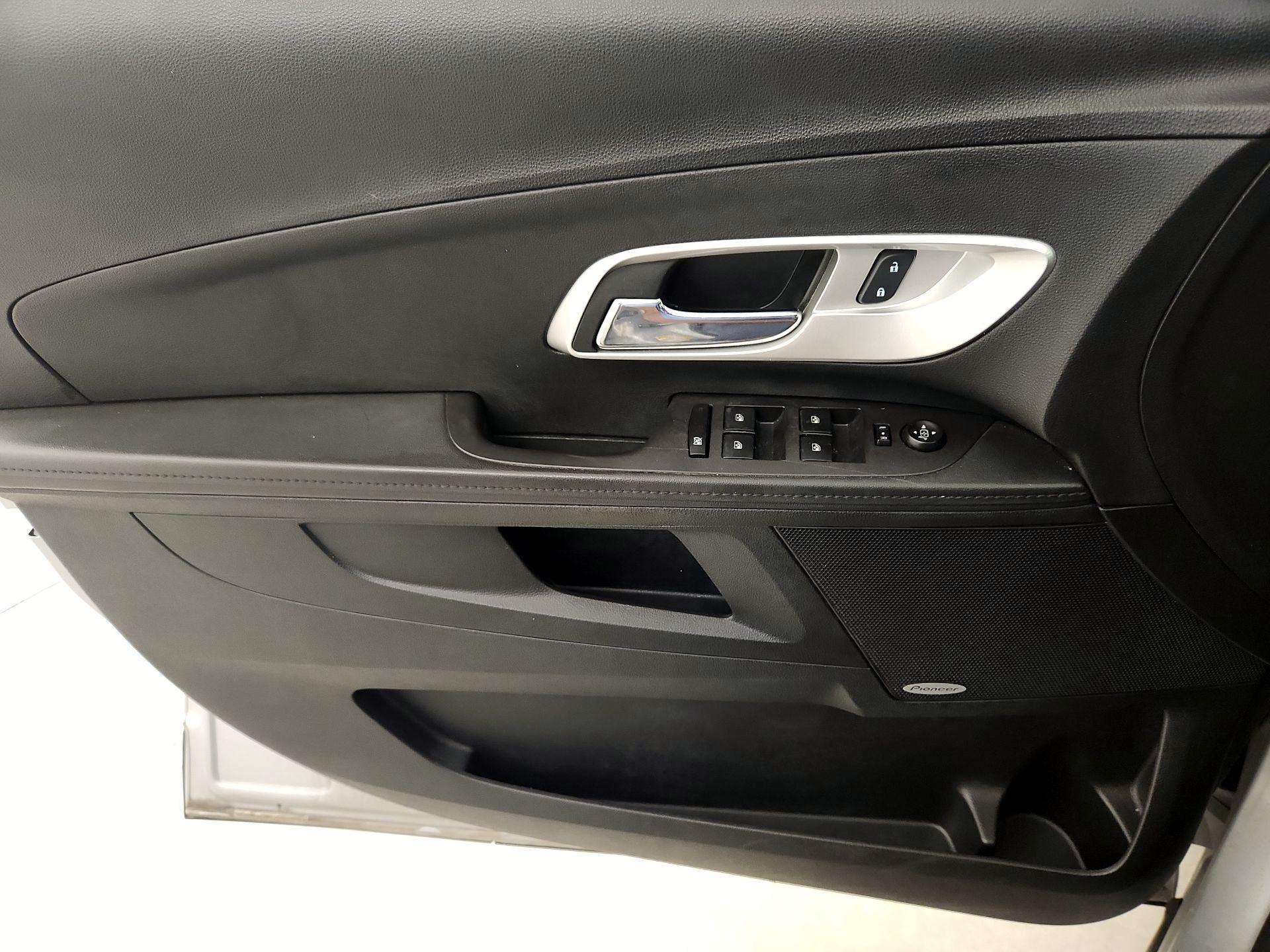 Thumbnail: 2016 Chevrolet Equinox - 12