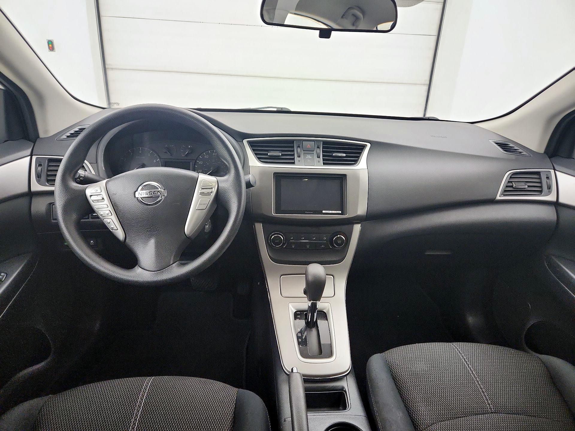 Thumbnail: 2015 Nissan Sentra - 9