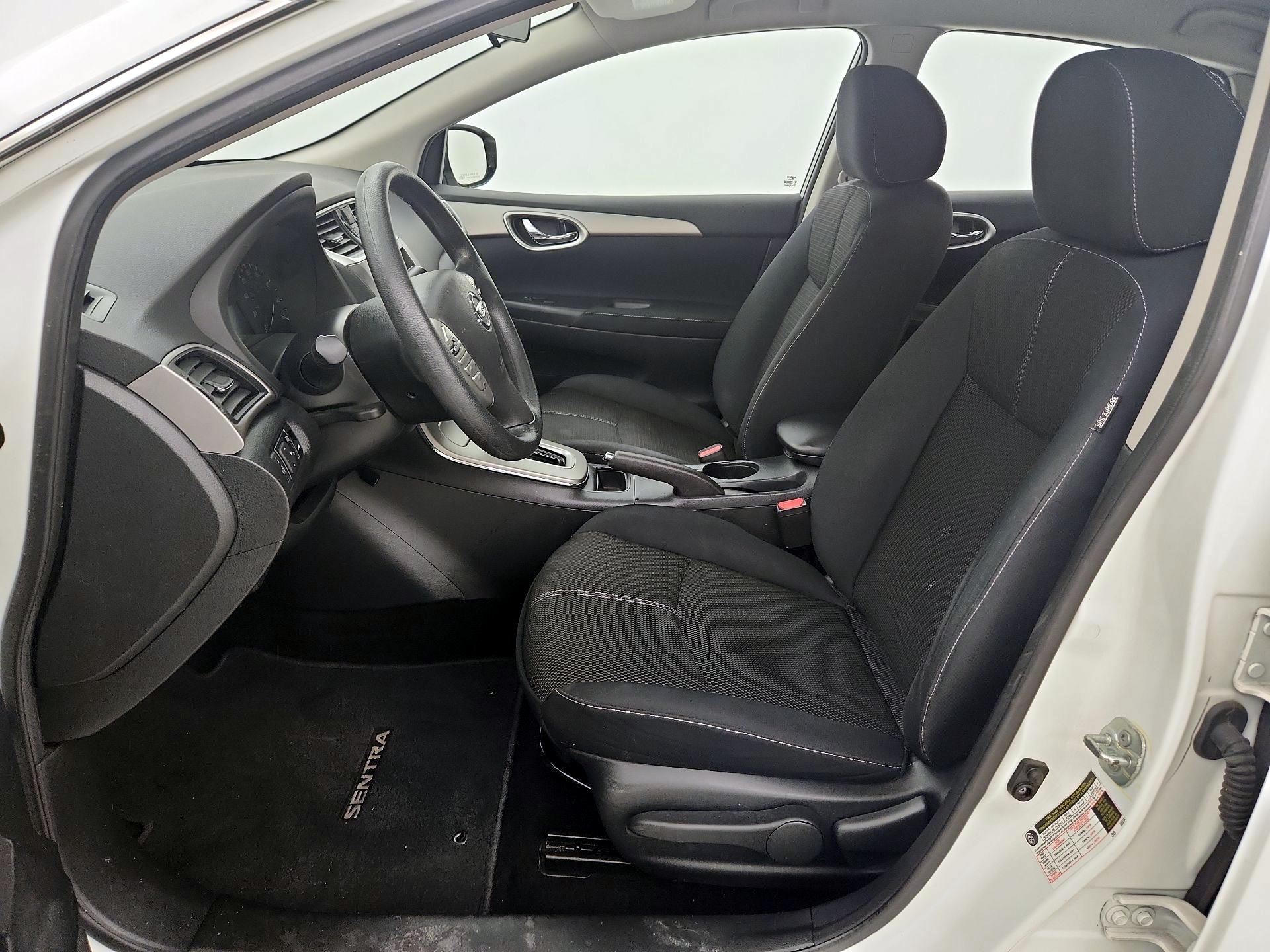 Thumbnail: 2015 Nissan Sentra - 11