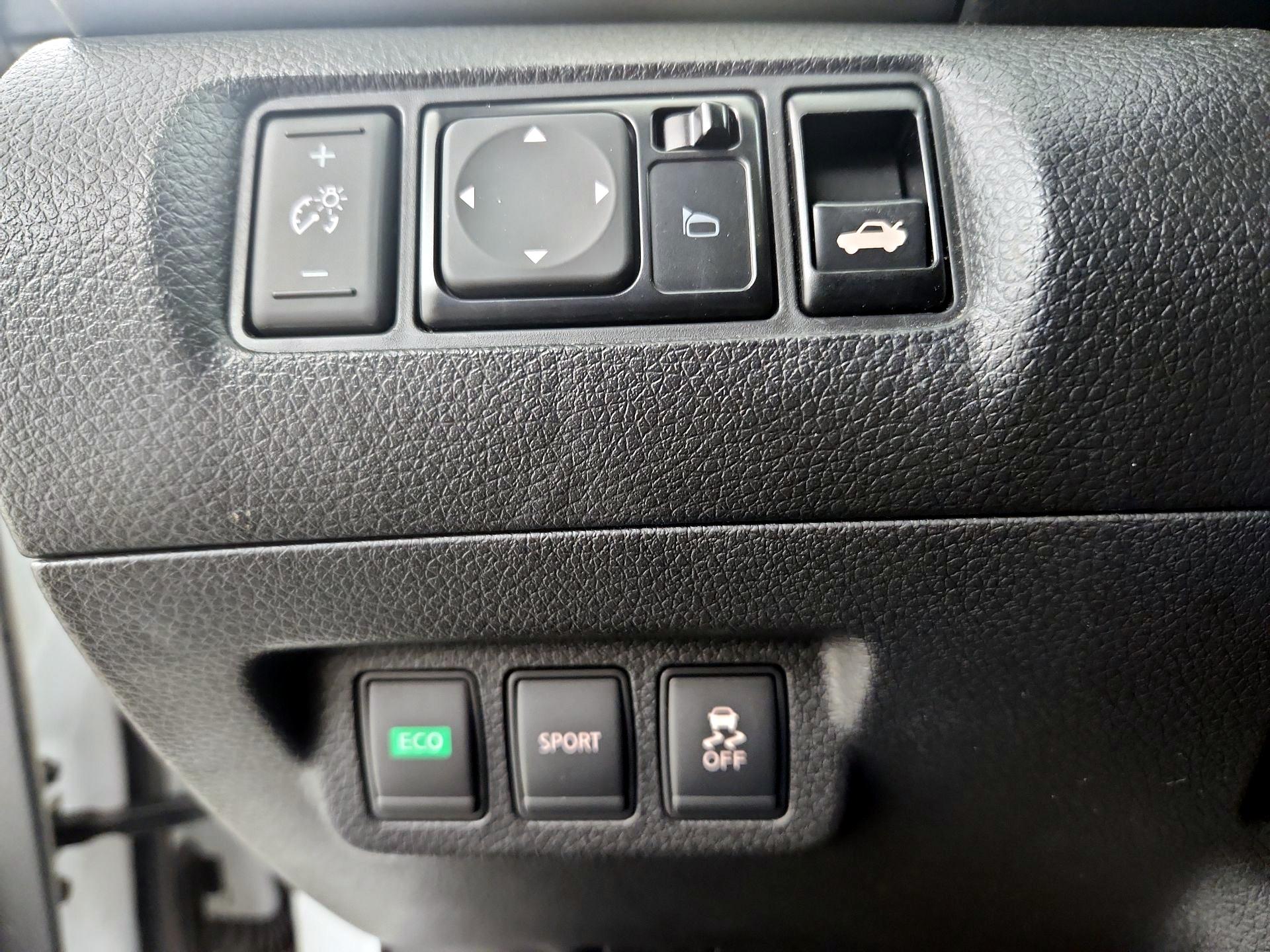 Thumbnail: 2015 Nissan Sentra - 13