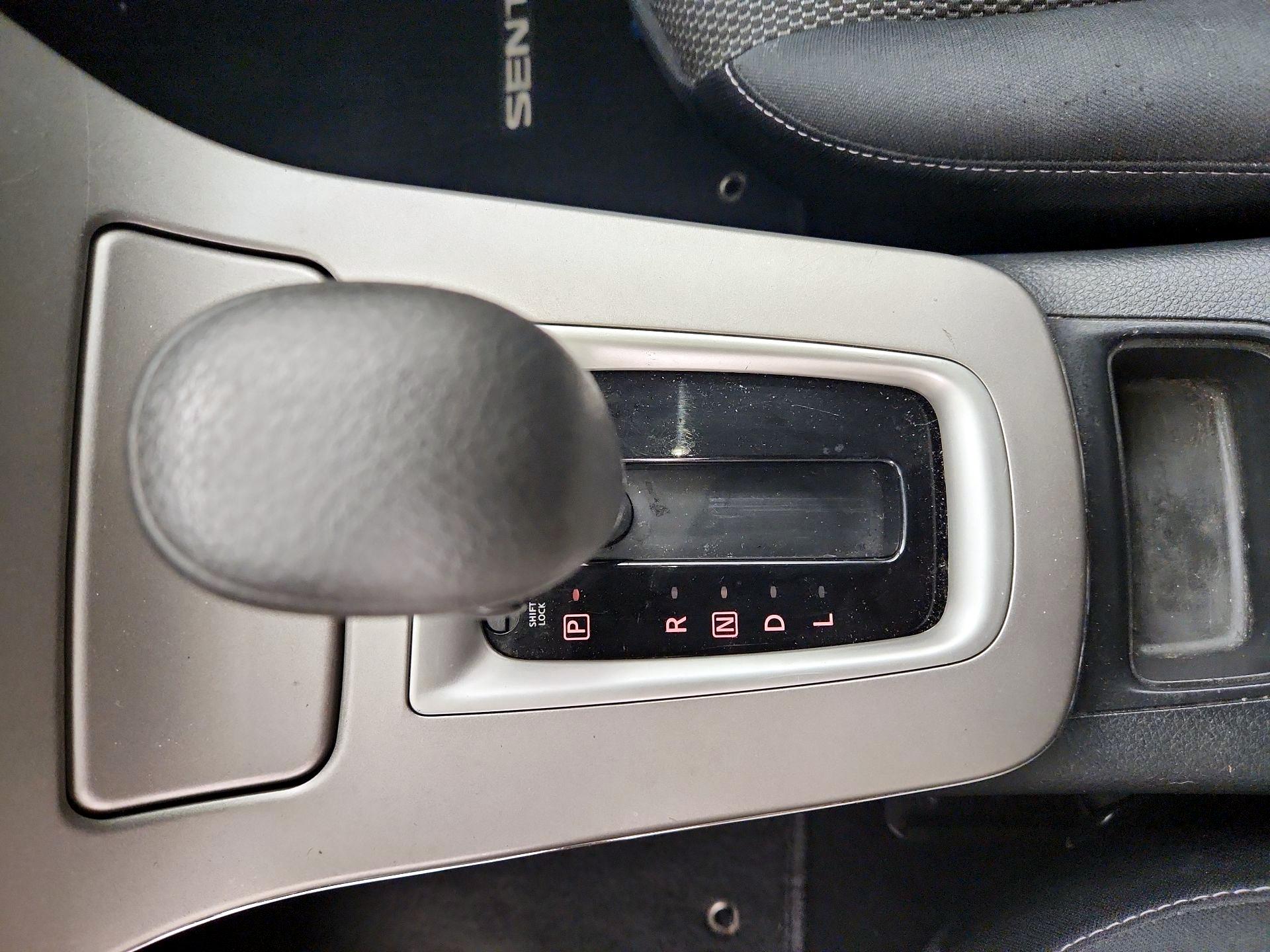 Thumbnail: 2015 Nissan Sentra - 16