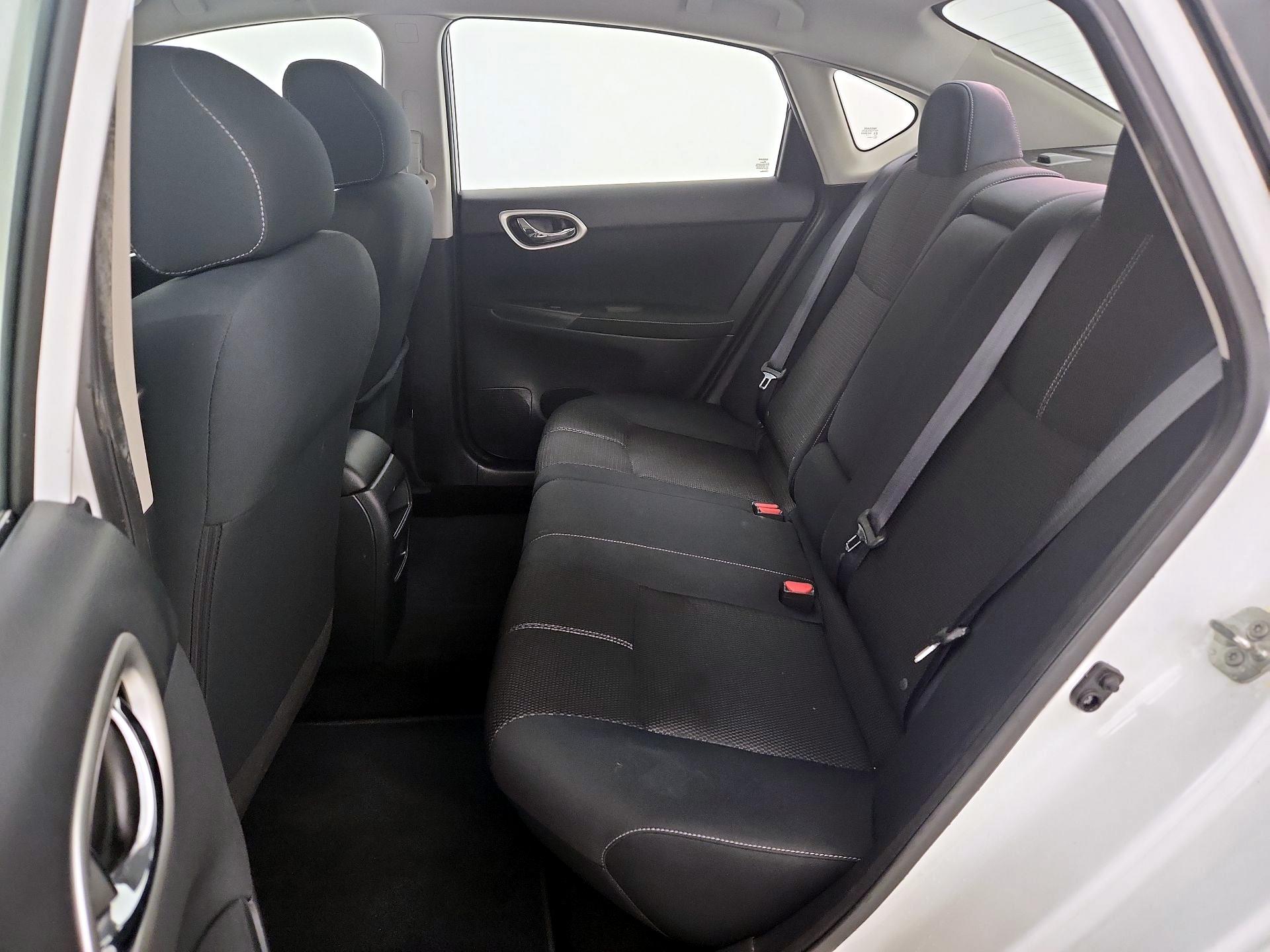 Thumbnail: 2015 Nissan Sentra - 18