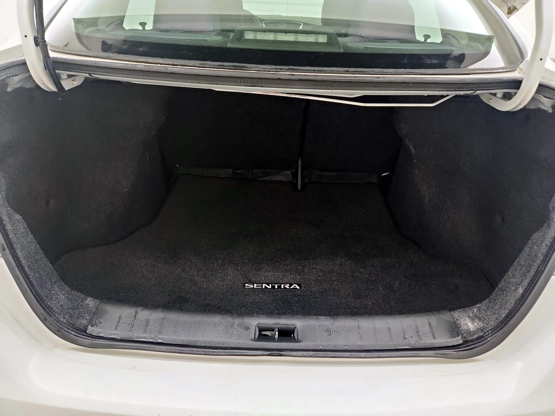 Thumbnail: 2015 Nissan Sentra - 19