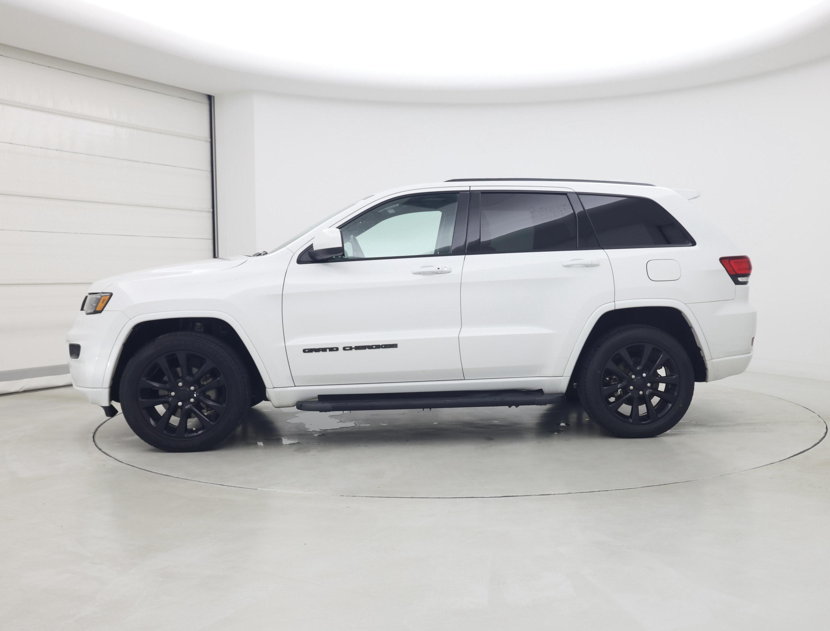 Thumbnail: 2020 Jeep Grand Cherokee - 3