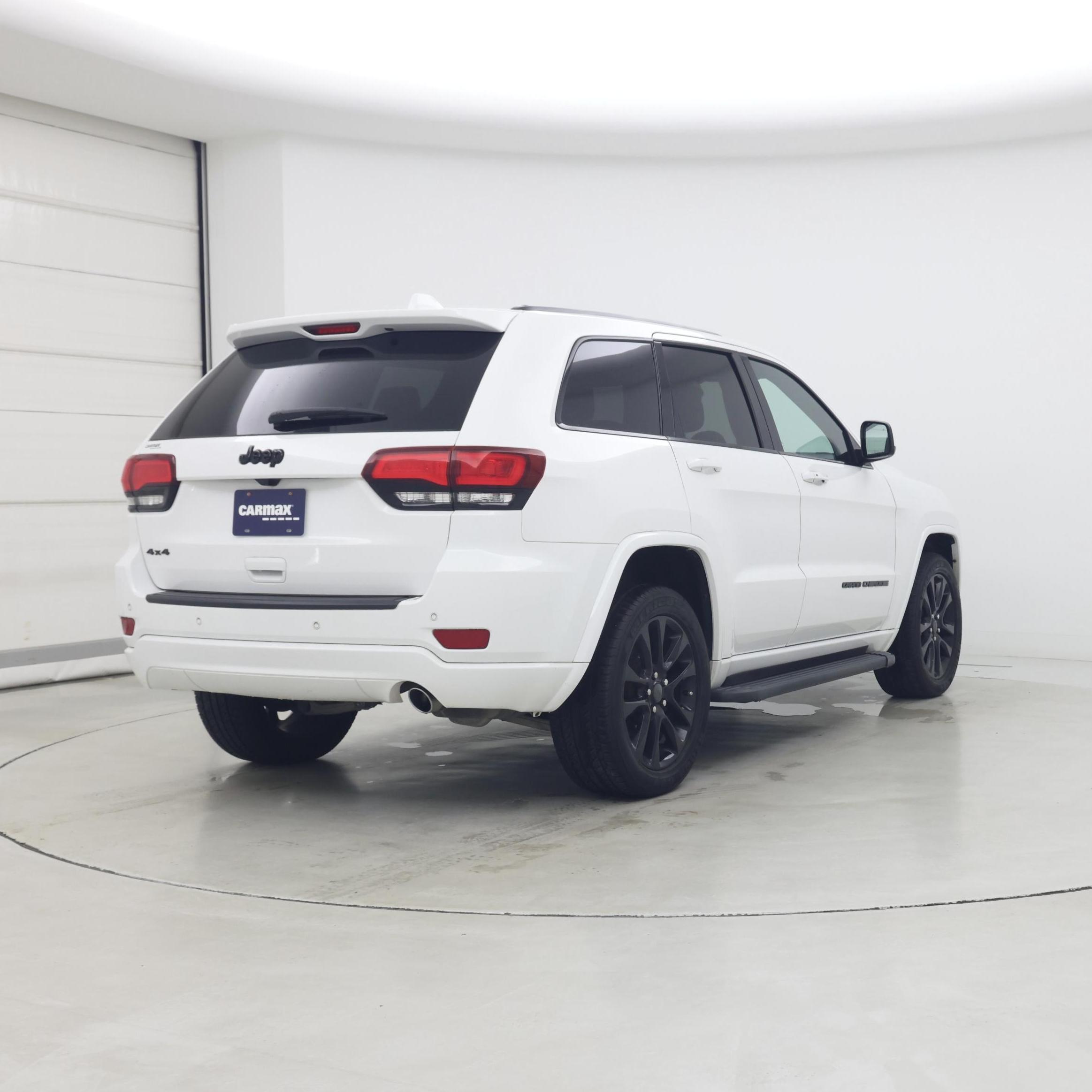 Thumbnail: 2020 Jeep Grand Cherokee - 8