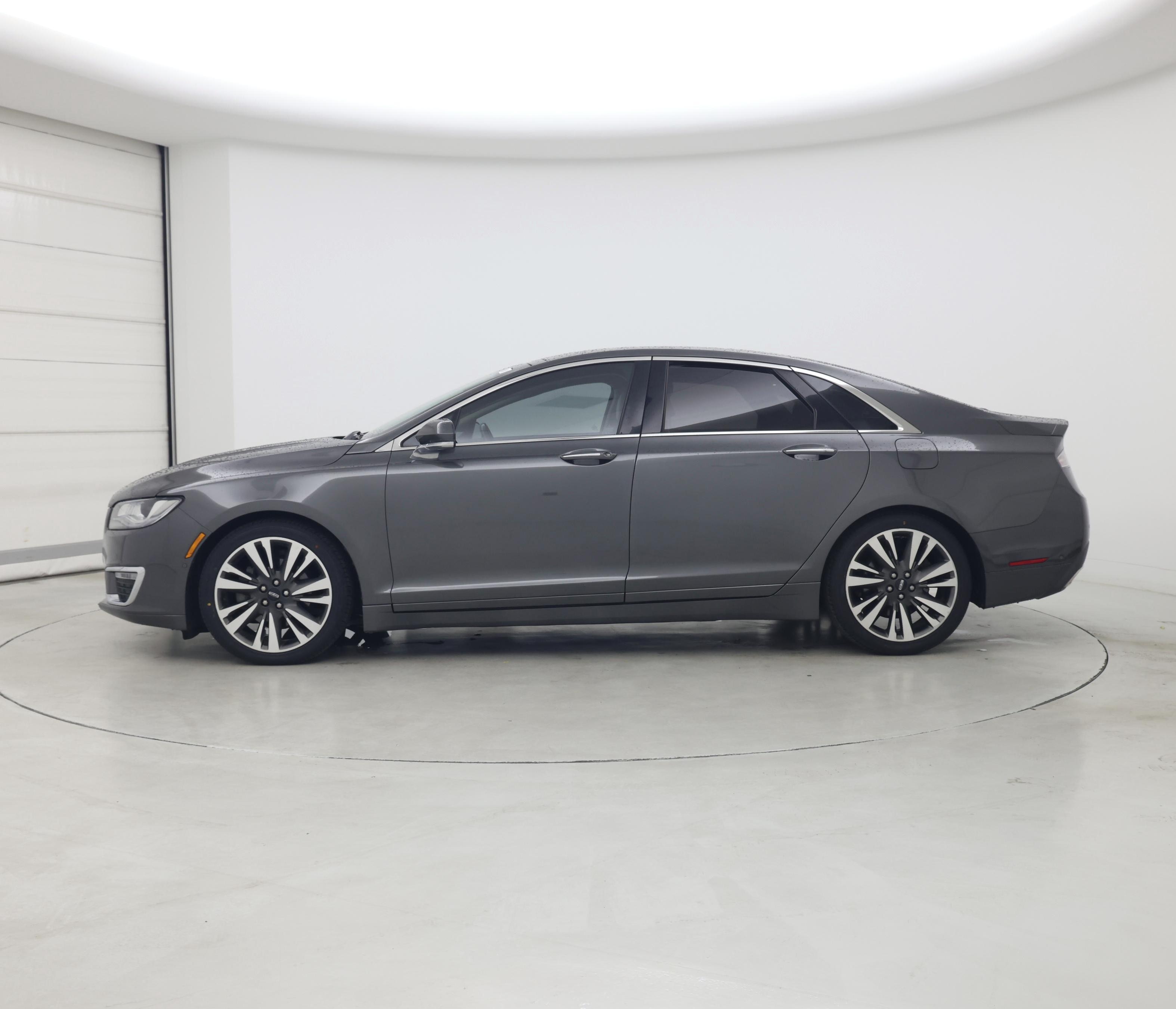 Thumbnail: 2018 Lincoln MKZ - 3