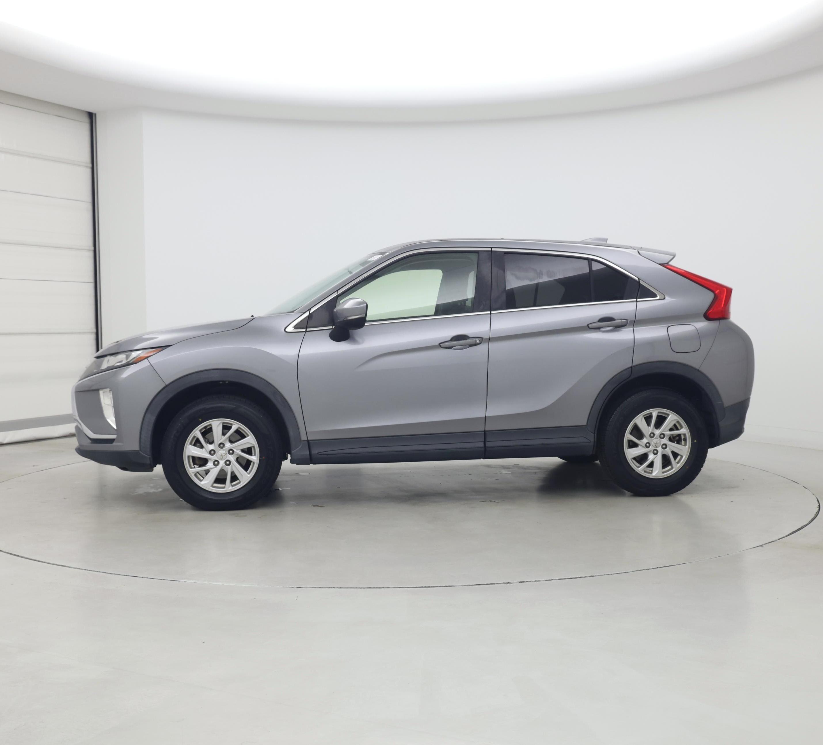 Thumbnail: 2019 Mitsubishi Eclipse Cross - 3
