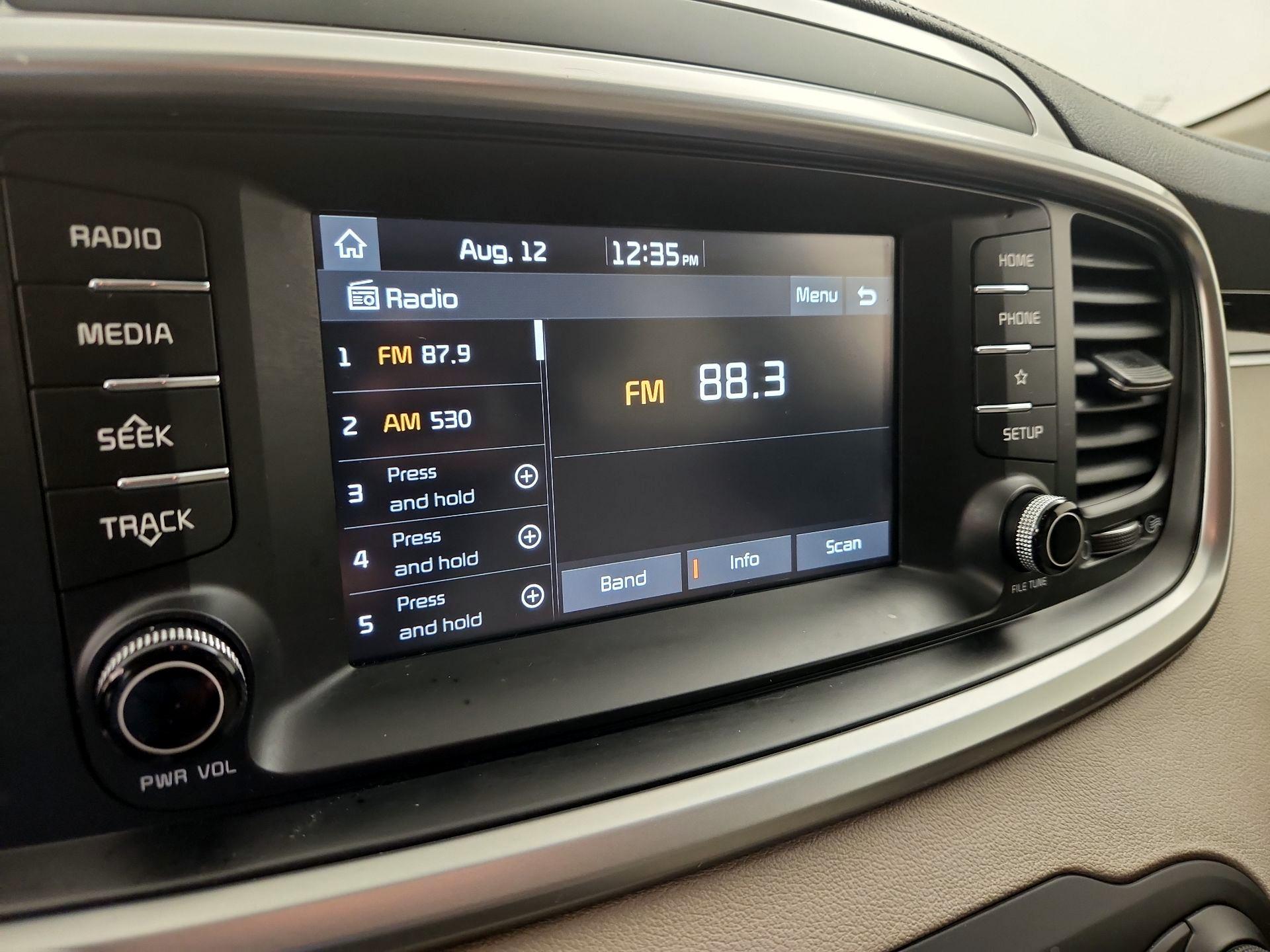 Thumbnail: 2020 Kia Sorento - 15