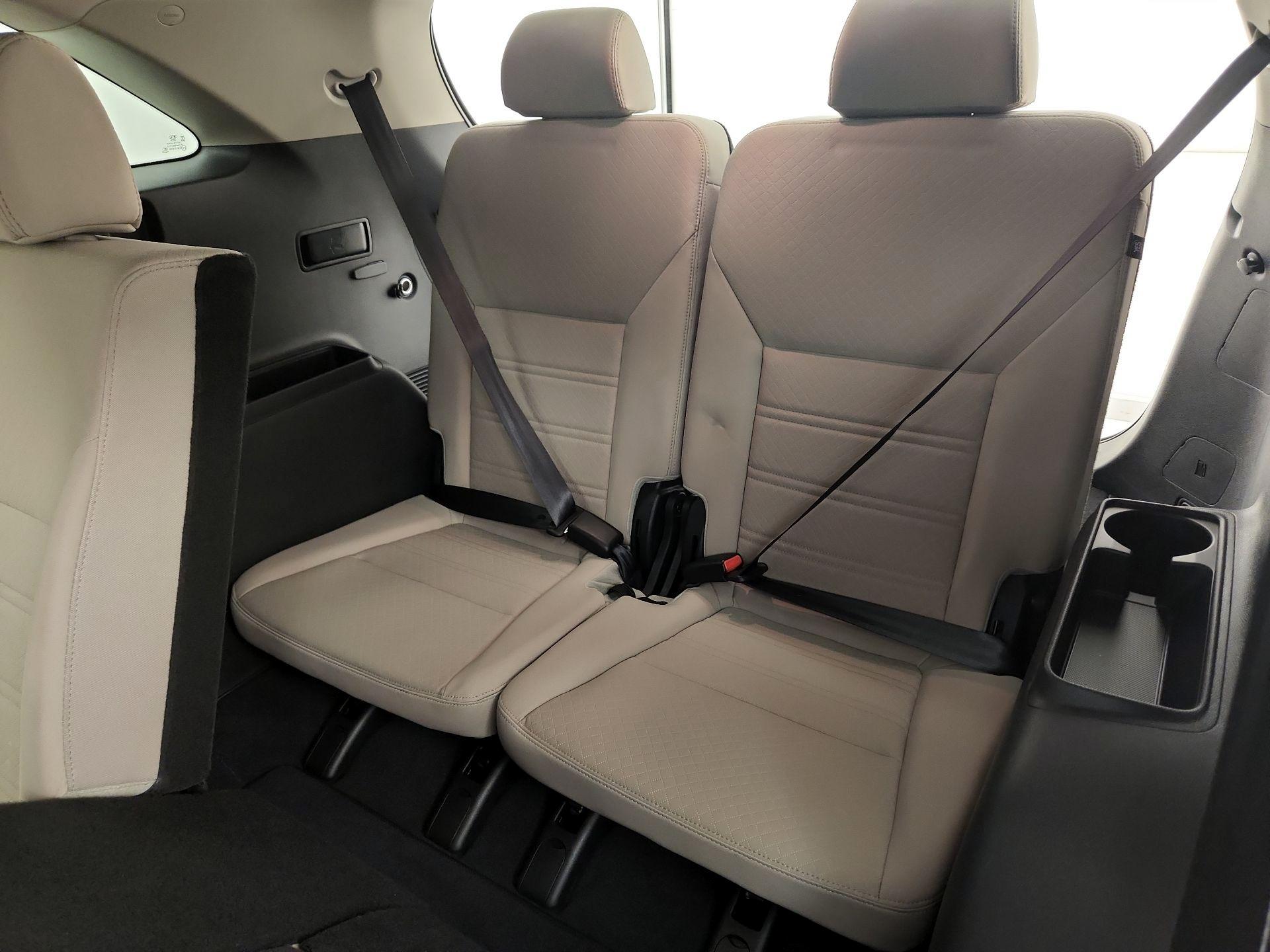 Thumbnail: 2020 Kia Sorento - 20