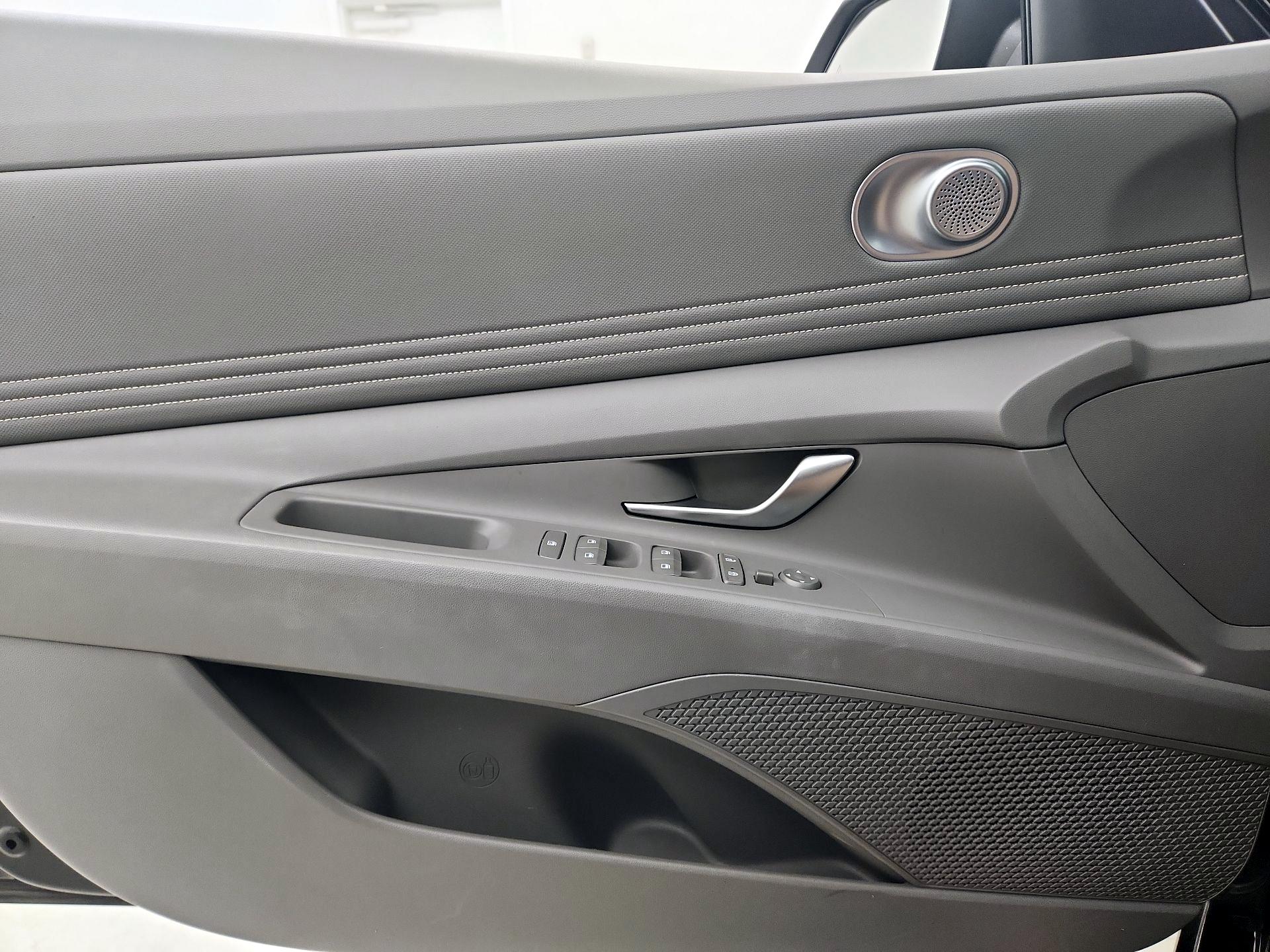 Thumbnail: 2023 Hyundai Elantra - 12