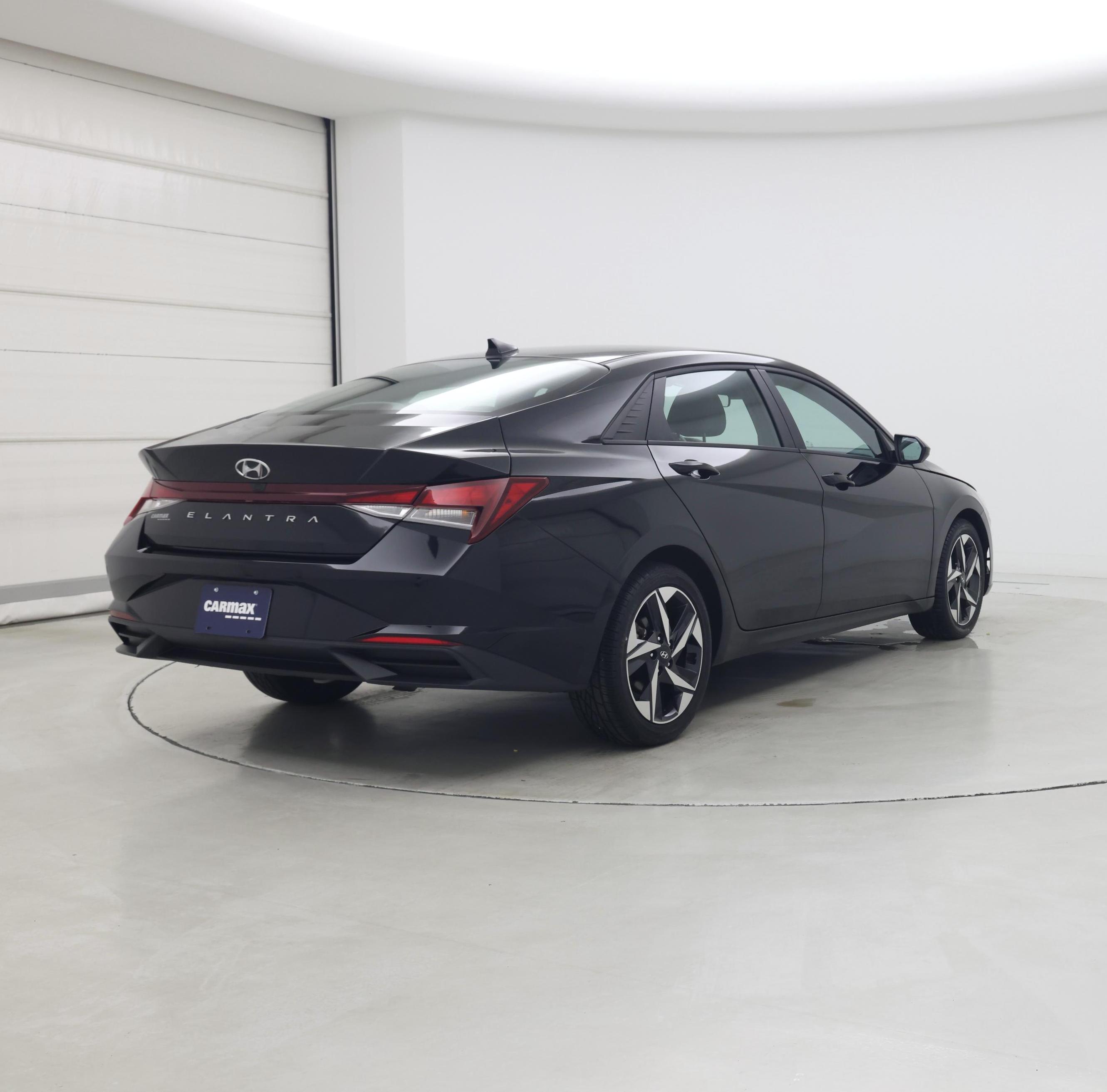 Thumbnail: 2023 Hyundai Elantra - 8