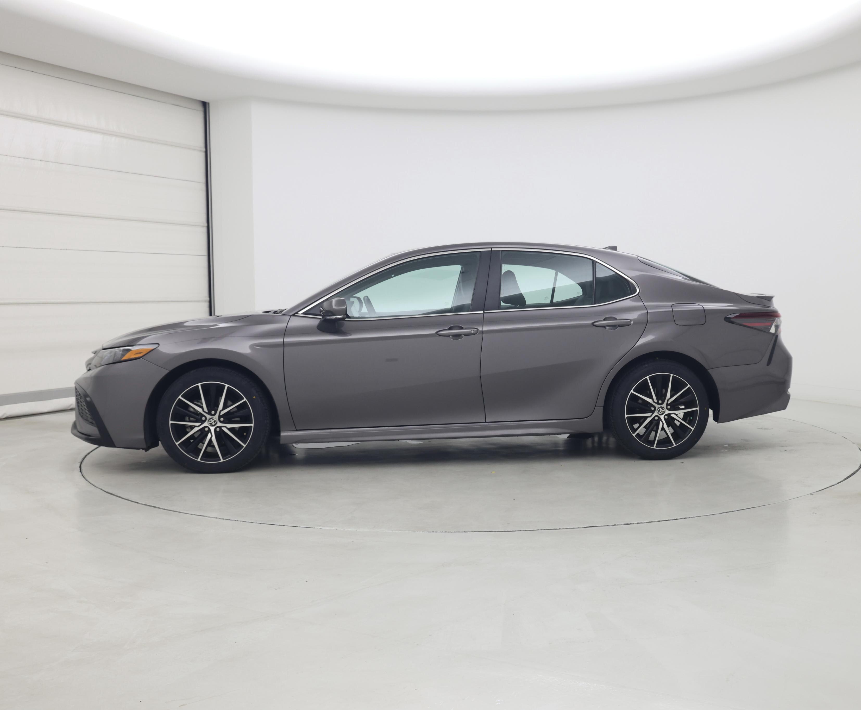 Thumbnail: 2022 Toyota Camry - 3
