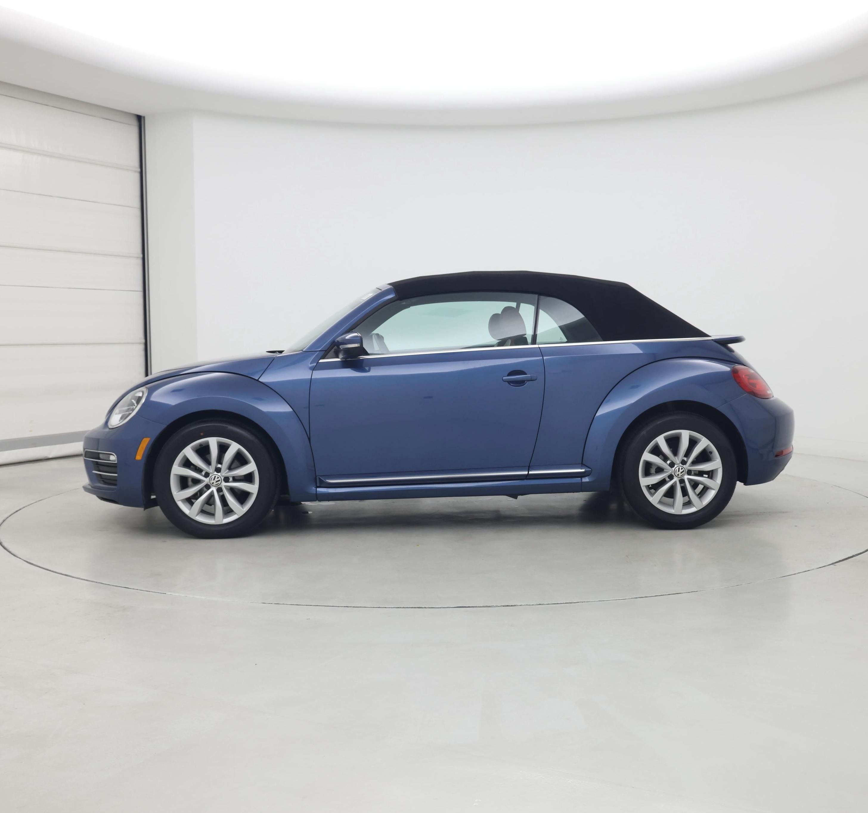 Thumbnail: 2017 Volkswagen Beetle - 3