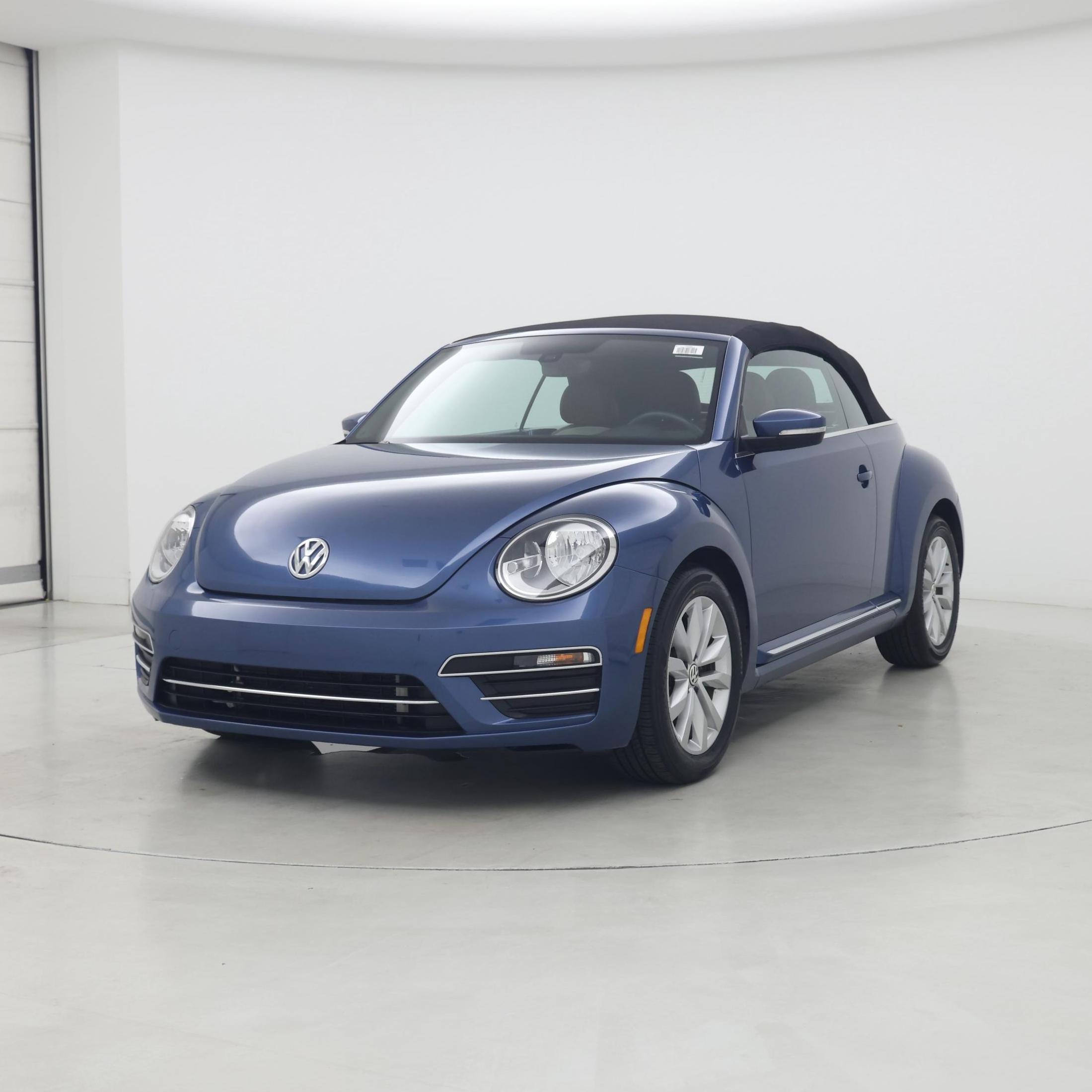 Thumbnail: 2017 Volkswagen Beetle - 4