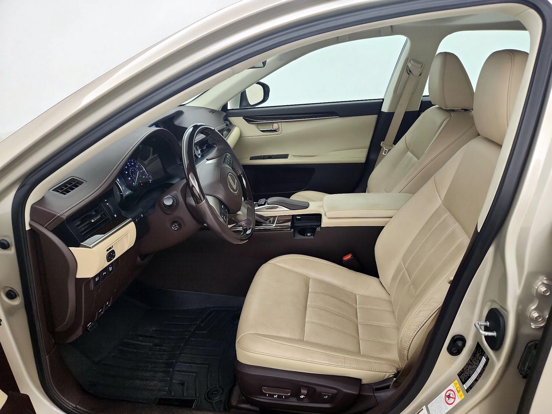 Thumbnail: 2017 Lexus ES - 11