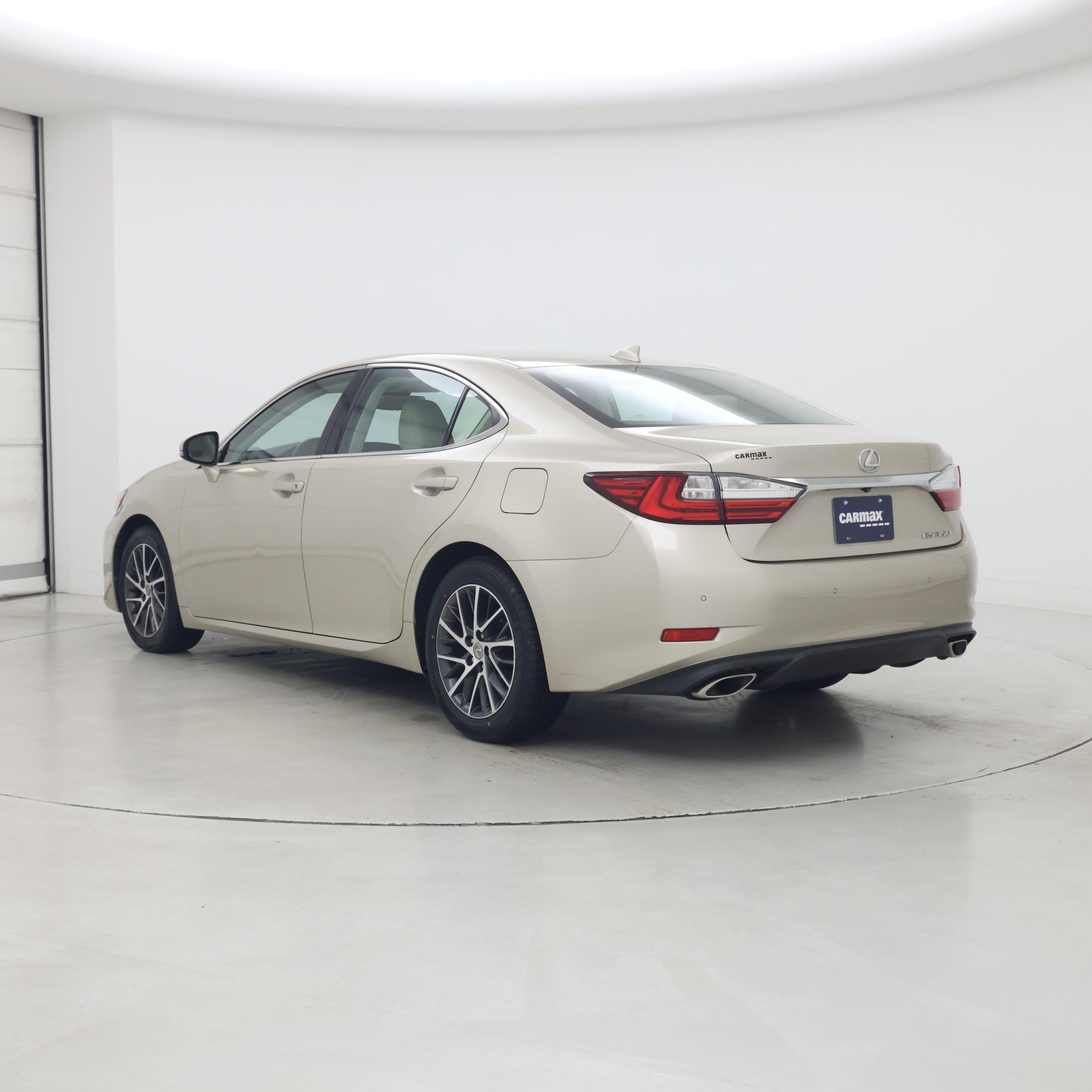 Thumbnail: 2017 Lexus ES - 2