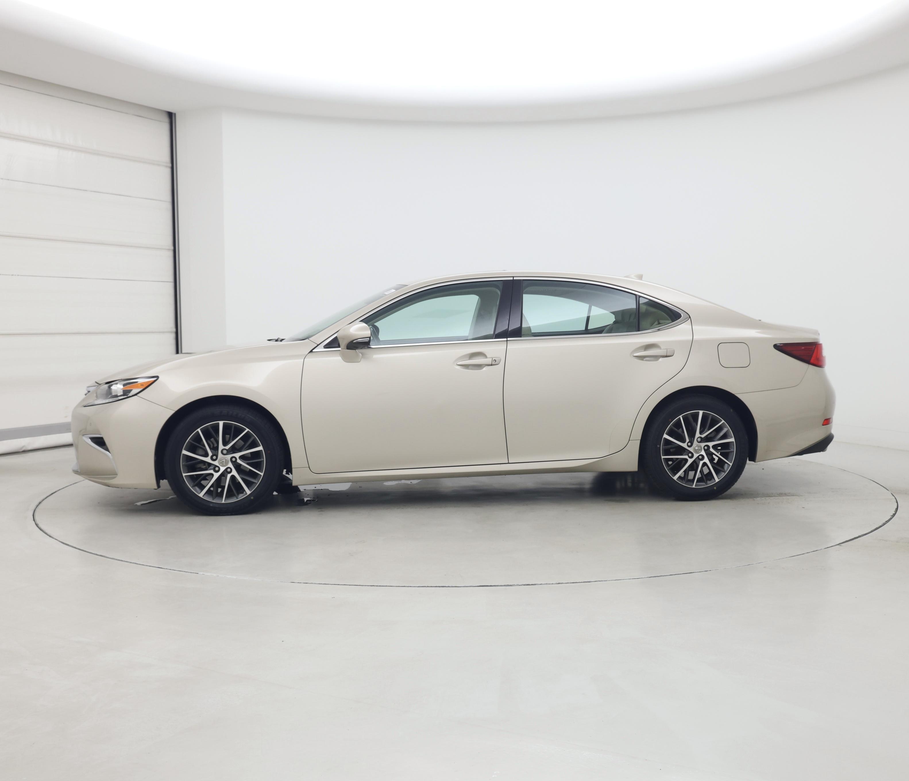 Thumbnail: 2017 Lexus ES - 3