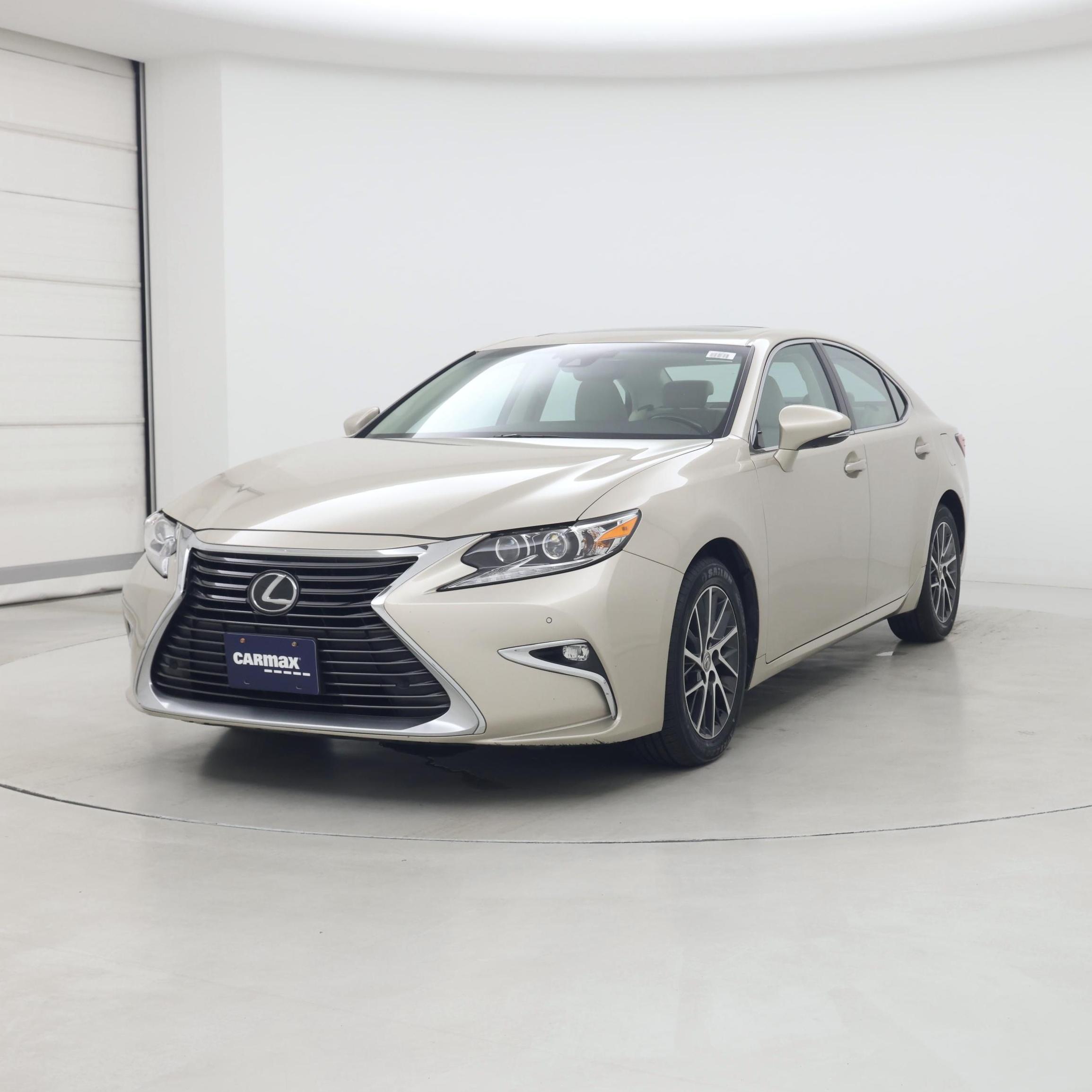 Thumbnail: 2017 Lexus ES - 4