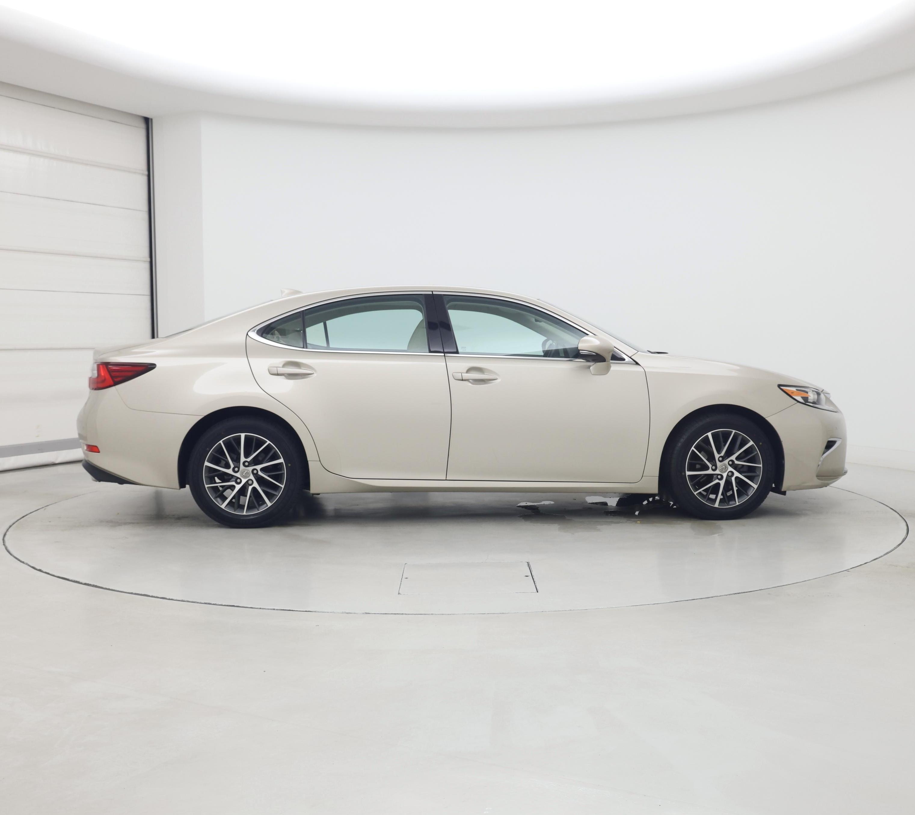 Thumbnail: 2017 Lexus ES - 7