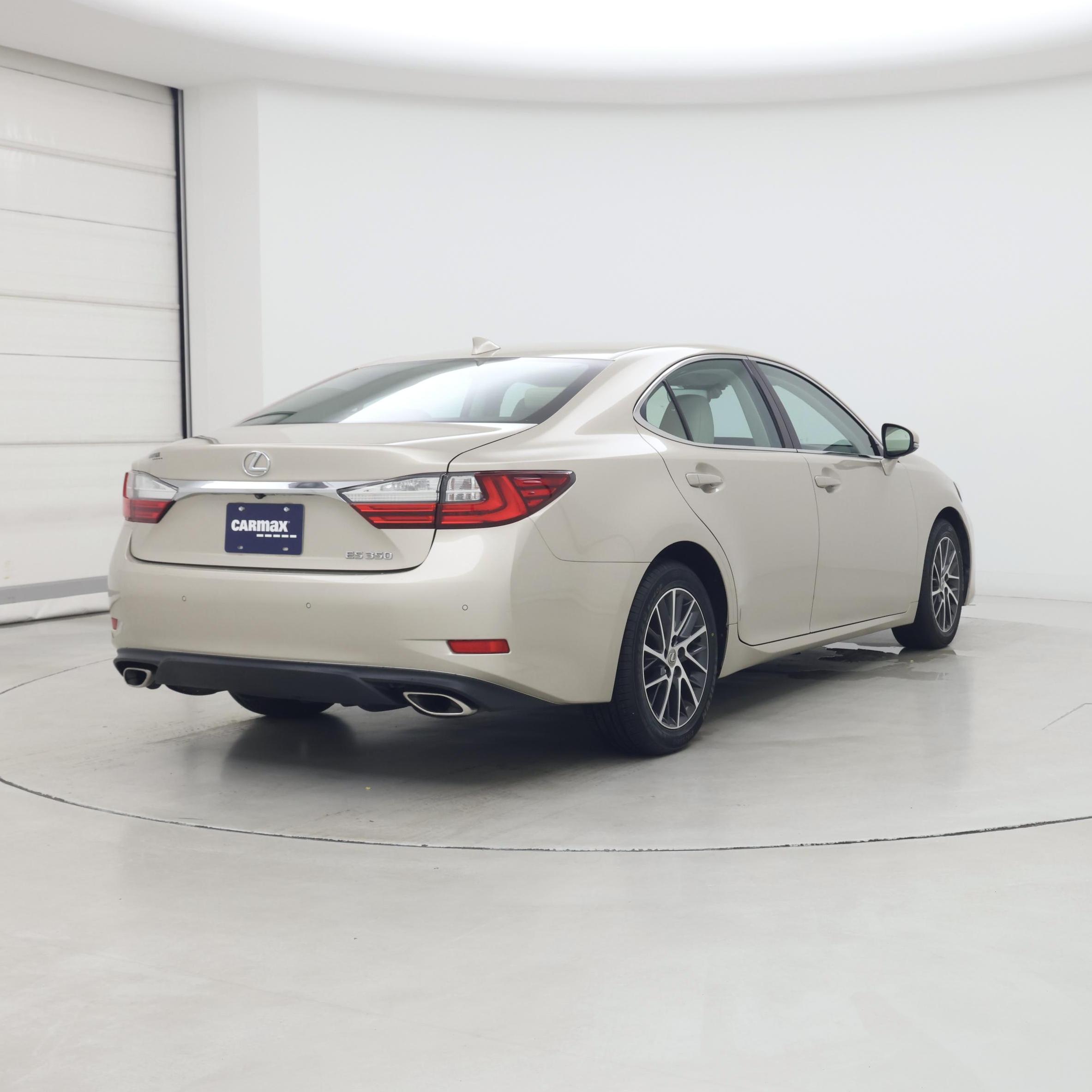 Thumbnail: 2017 Lexus ES - 8