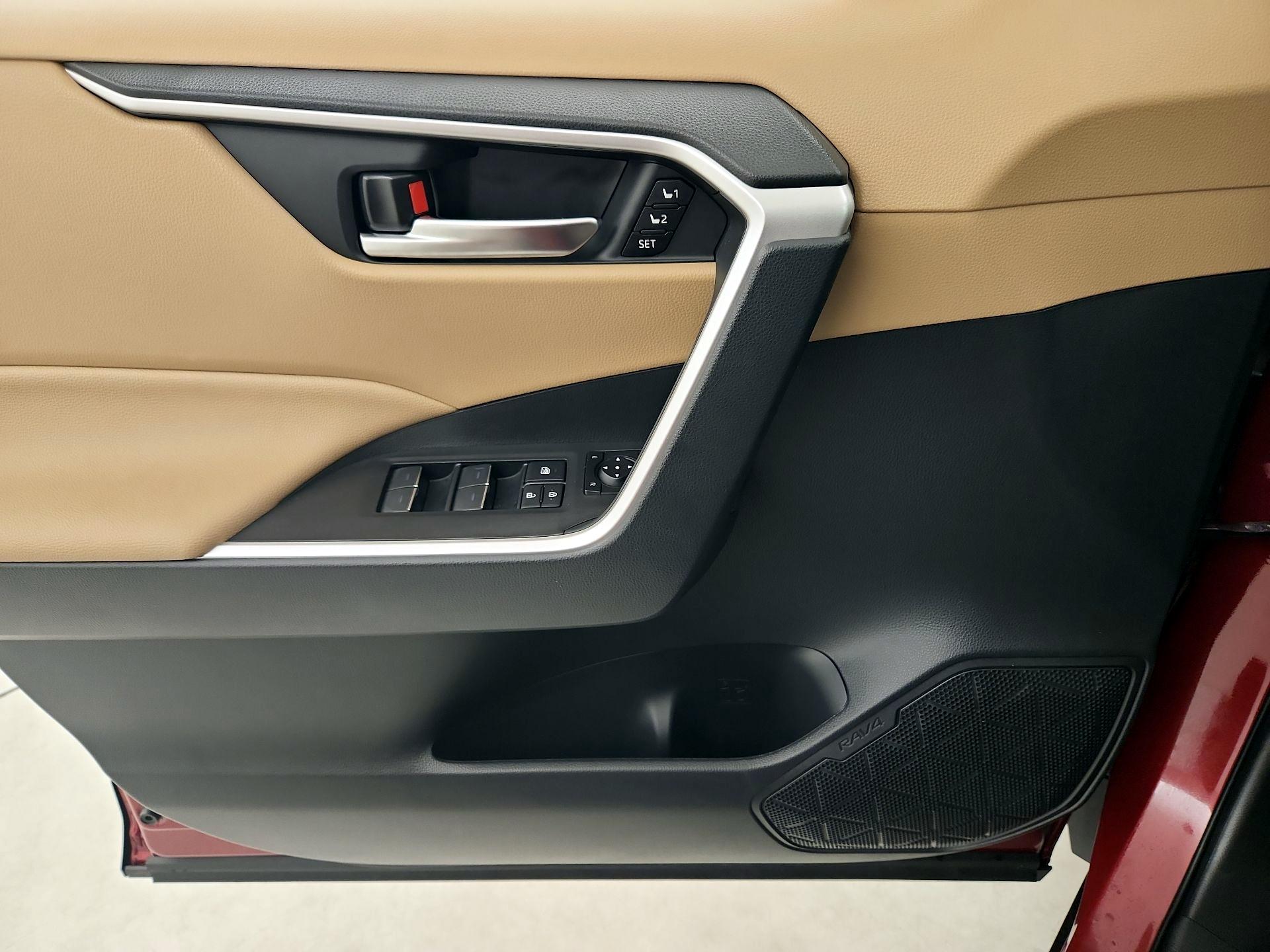 Thumbnail: 2025 Toyota RAV4 - 12