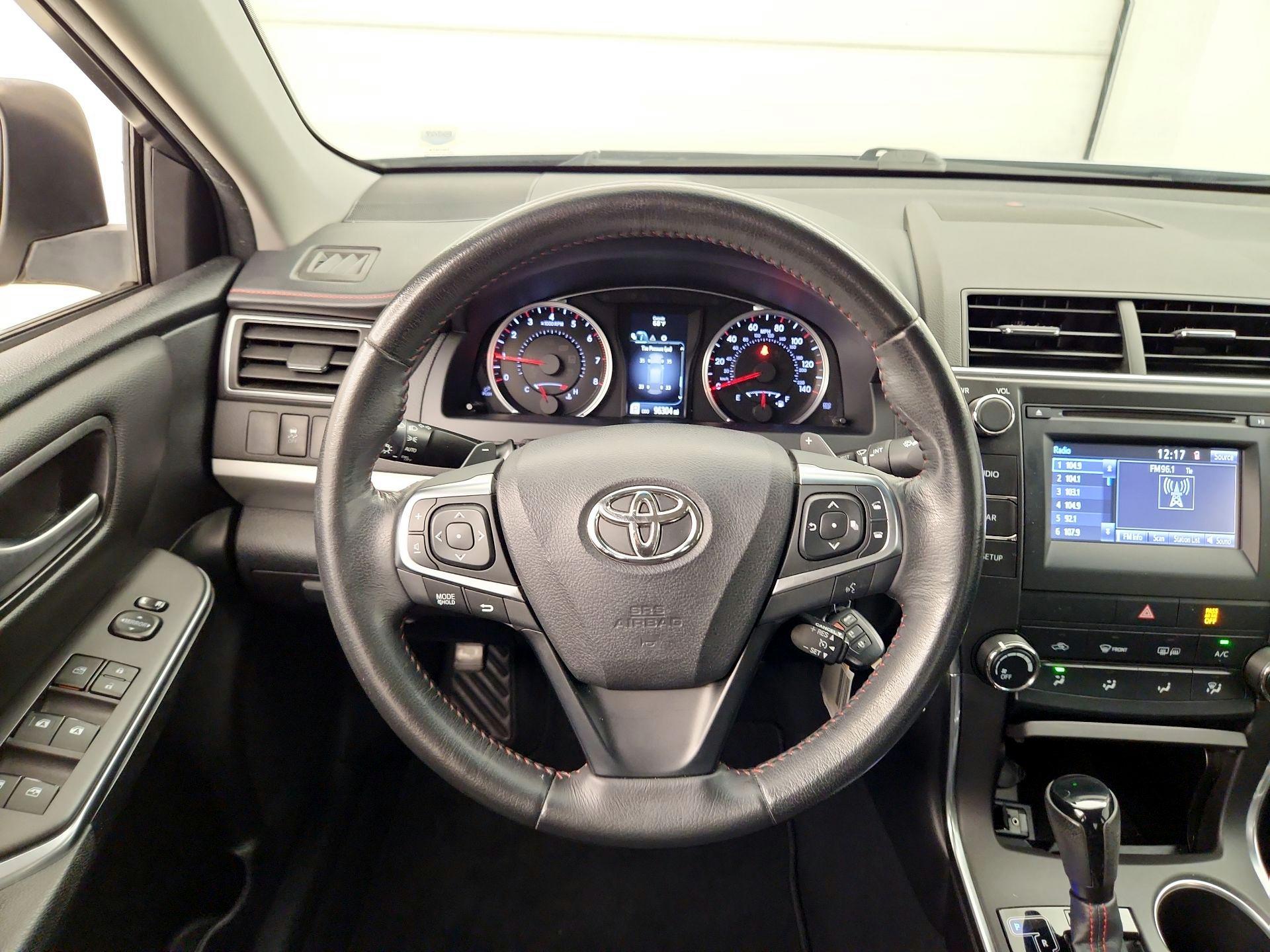 Thumbnail: 2016 Toyota Camry - 10