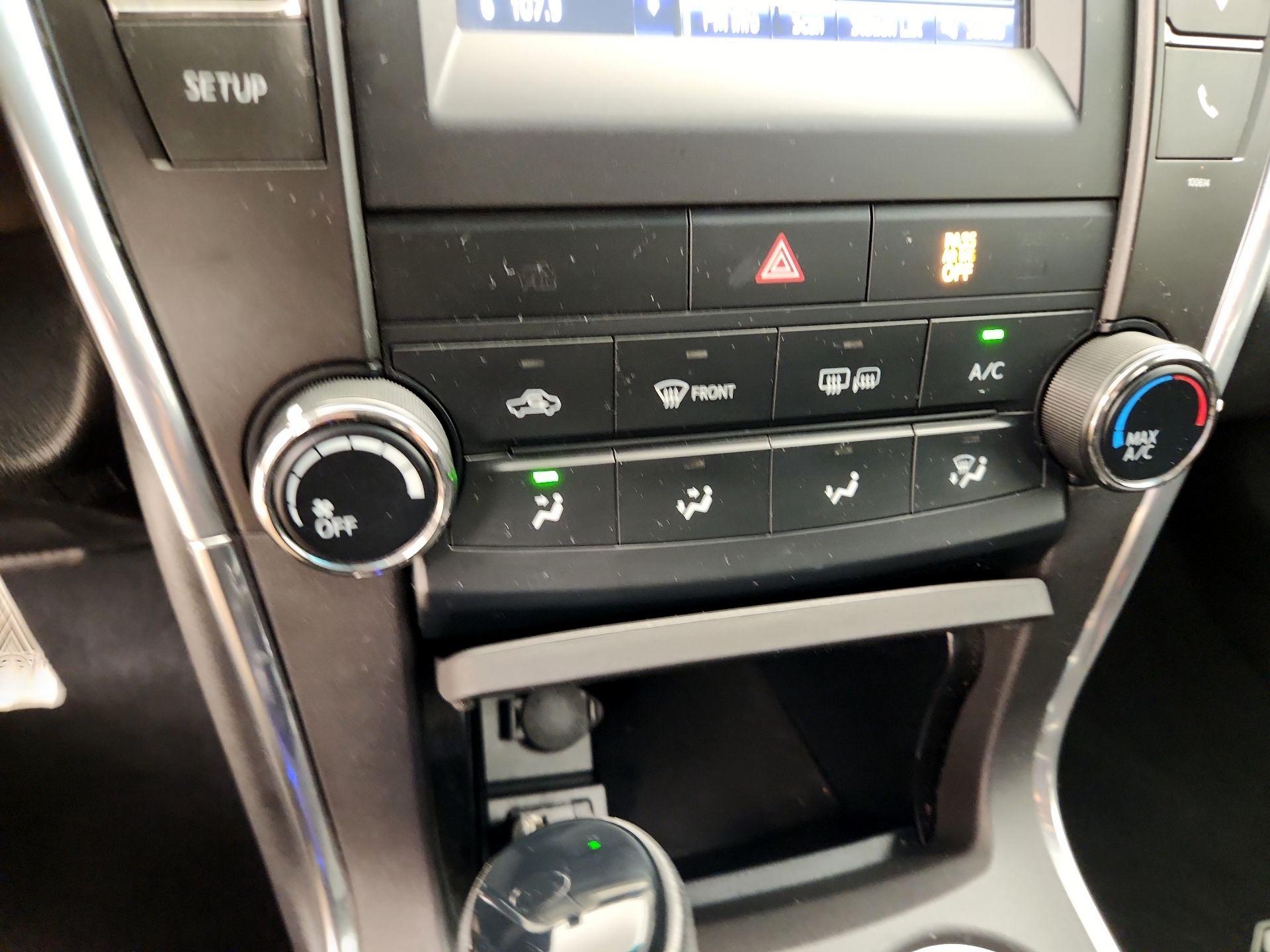 Thumbnail: 2016 Toyota Camry - 16